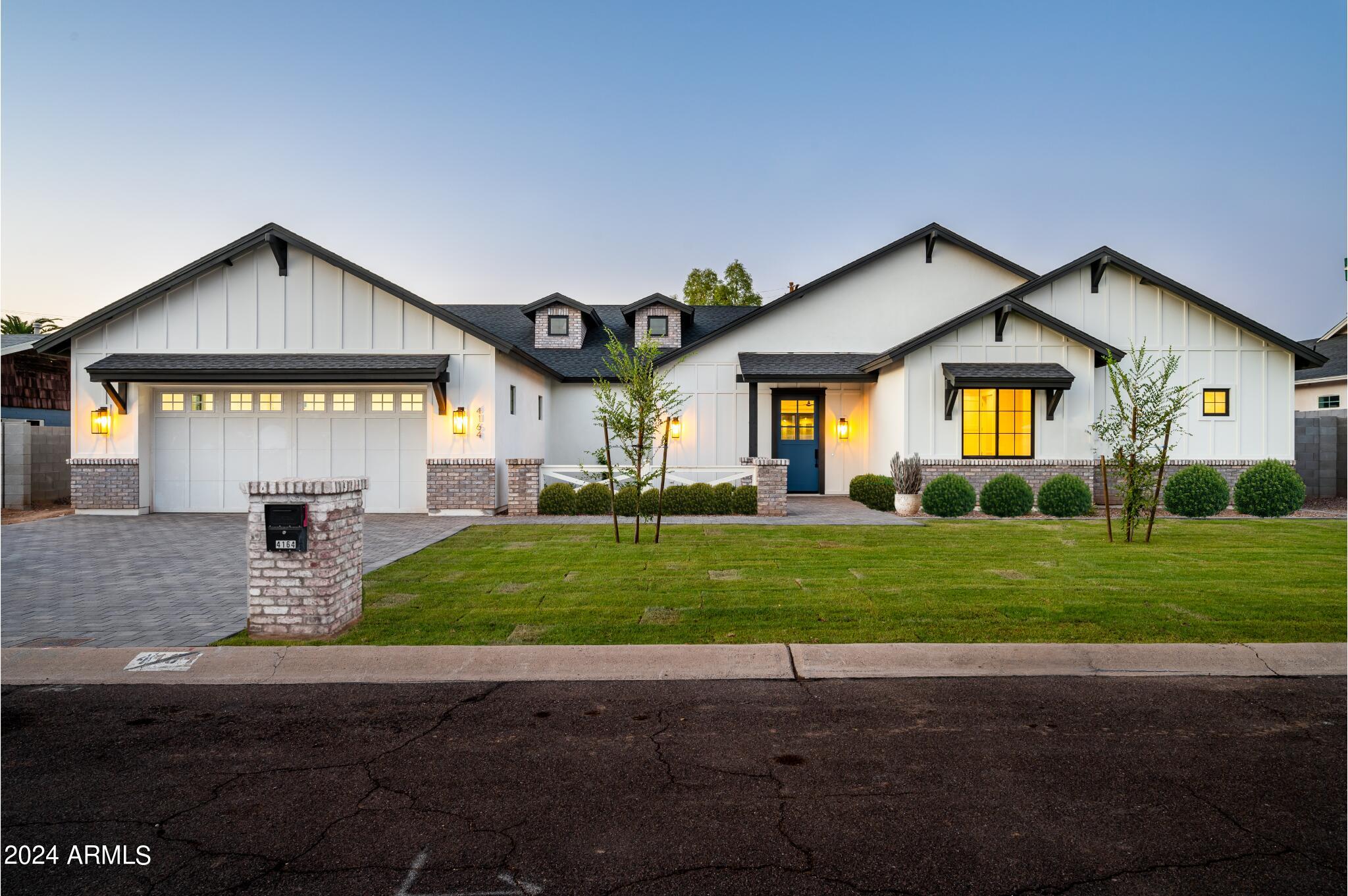 4164 E CAMELBACK Road