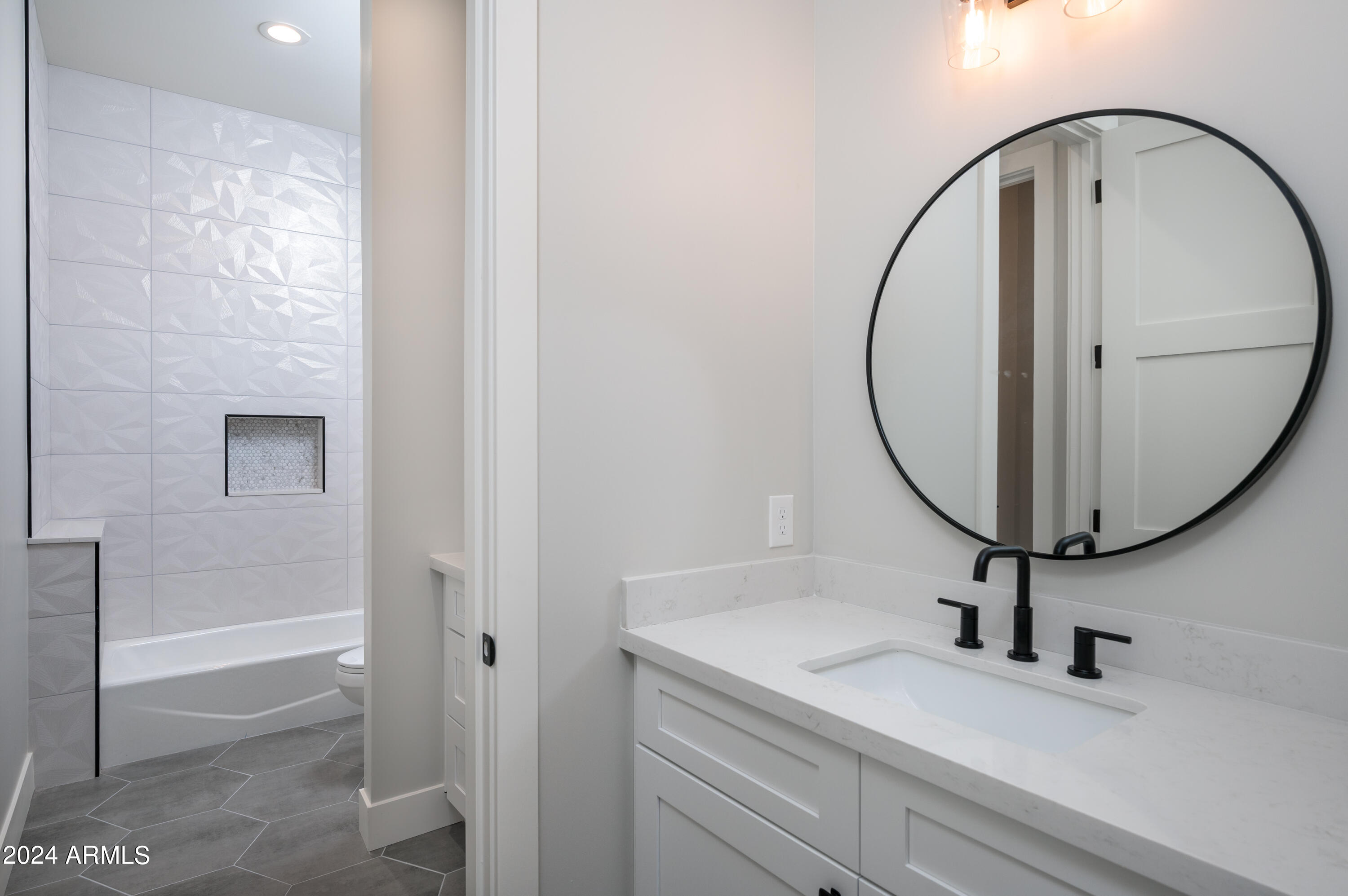 4164 E CAMELBACK Road