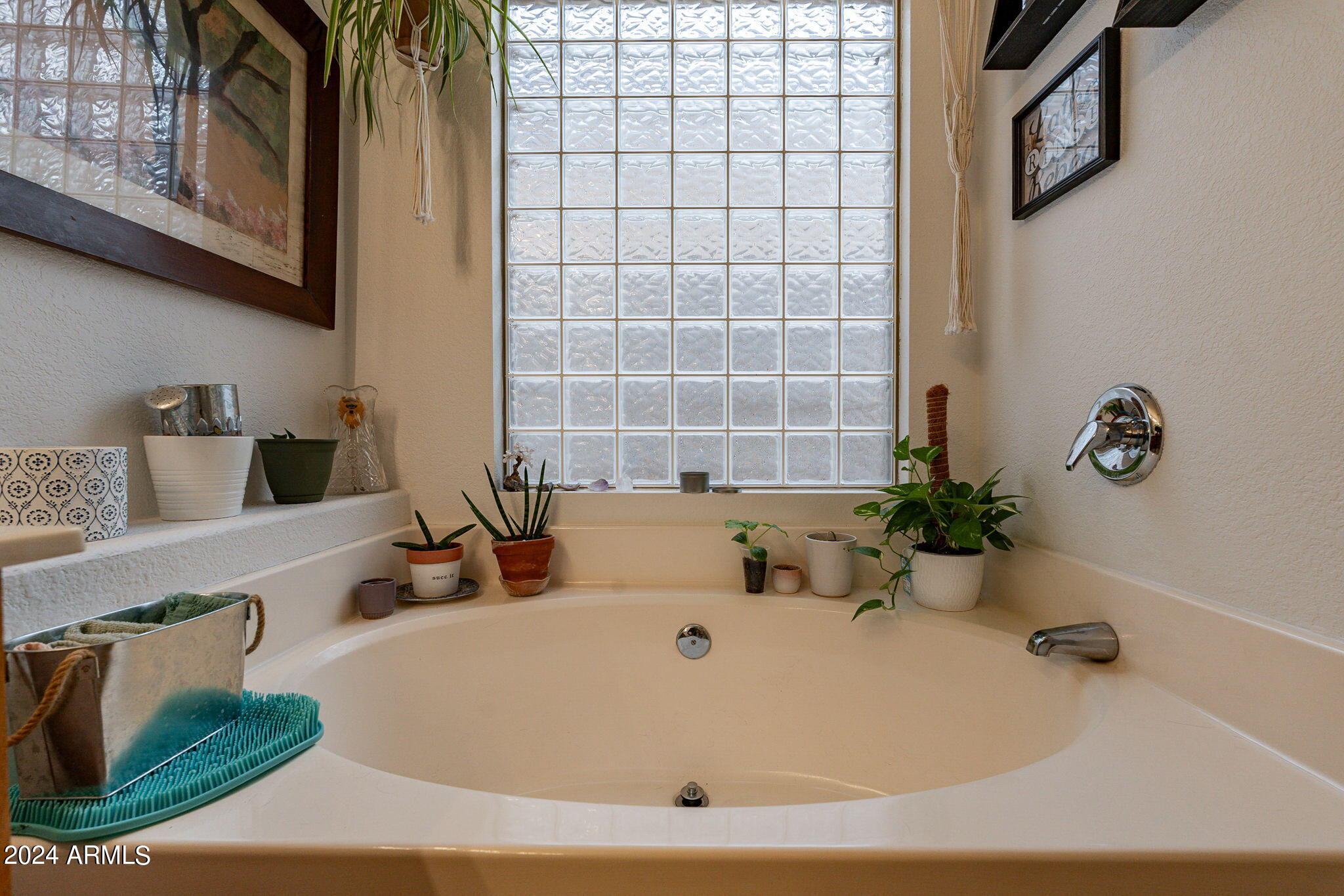 843 E SHEFFIELD Avenue