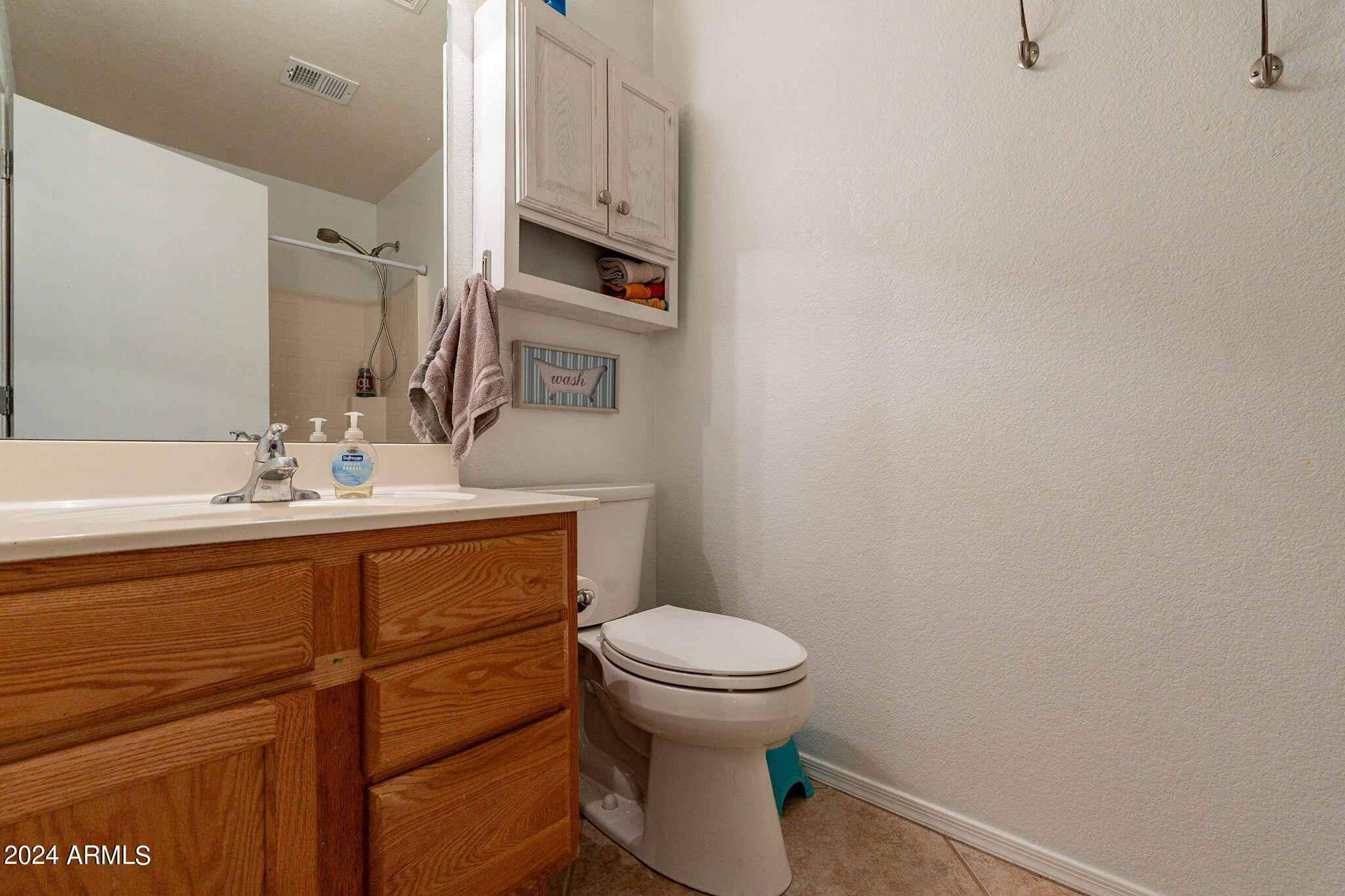 843 E SHEFFIELD Avenue