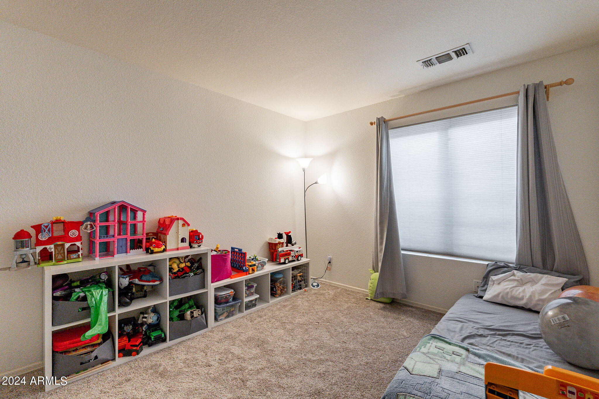 843 E SHEFFIELD Avenue