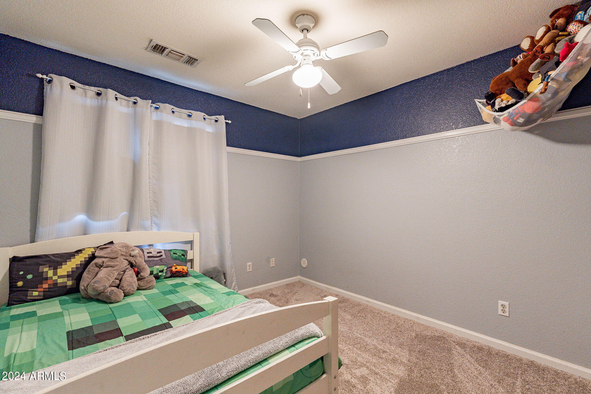 843 E SHEFFIELD Avenue