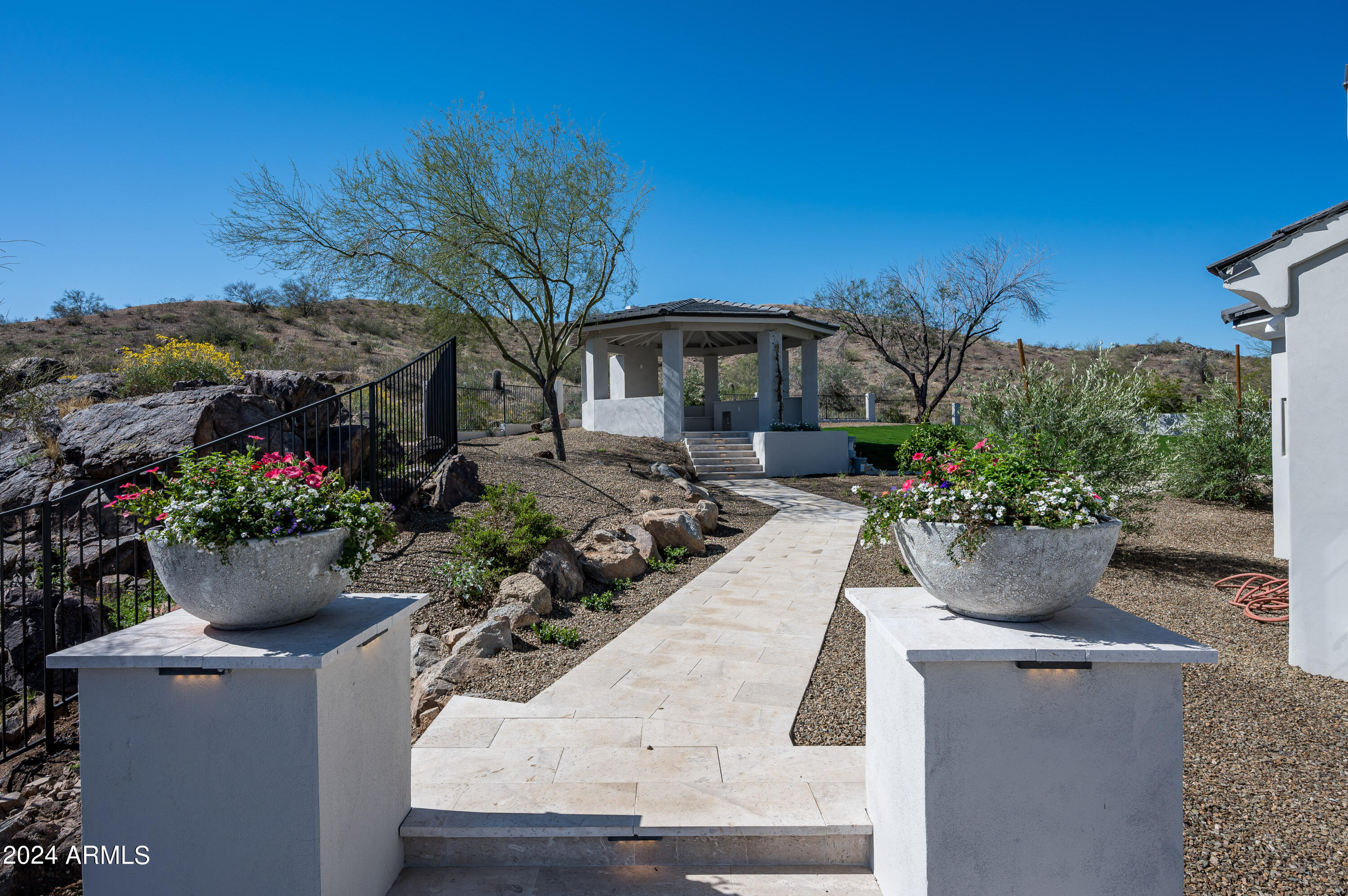 3440 E TONTO Drive