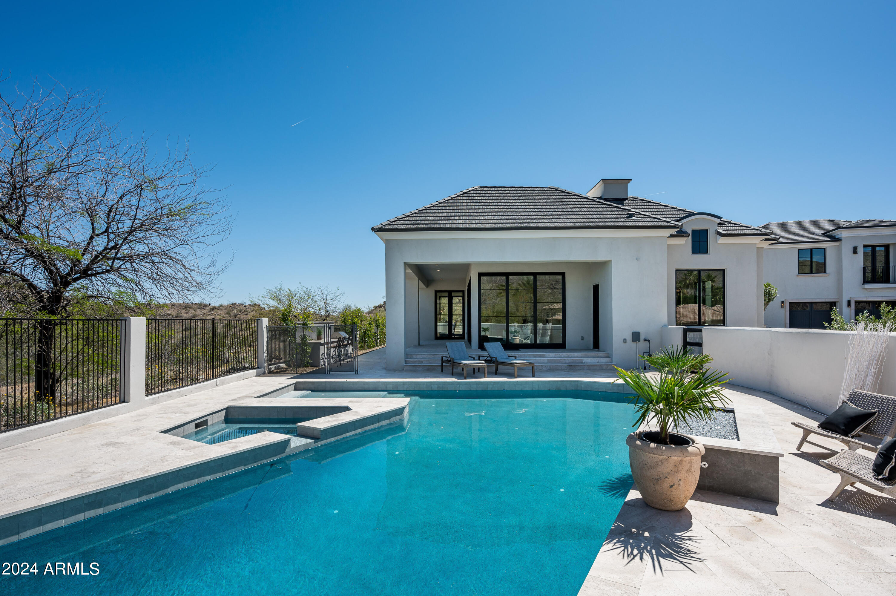 3440 E TONTO Drive