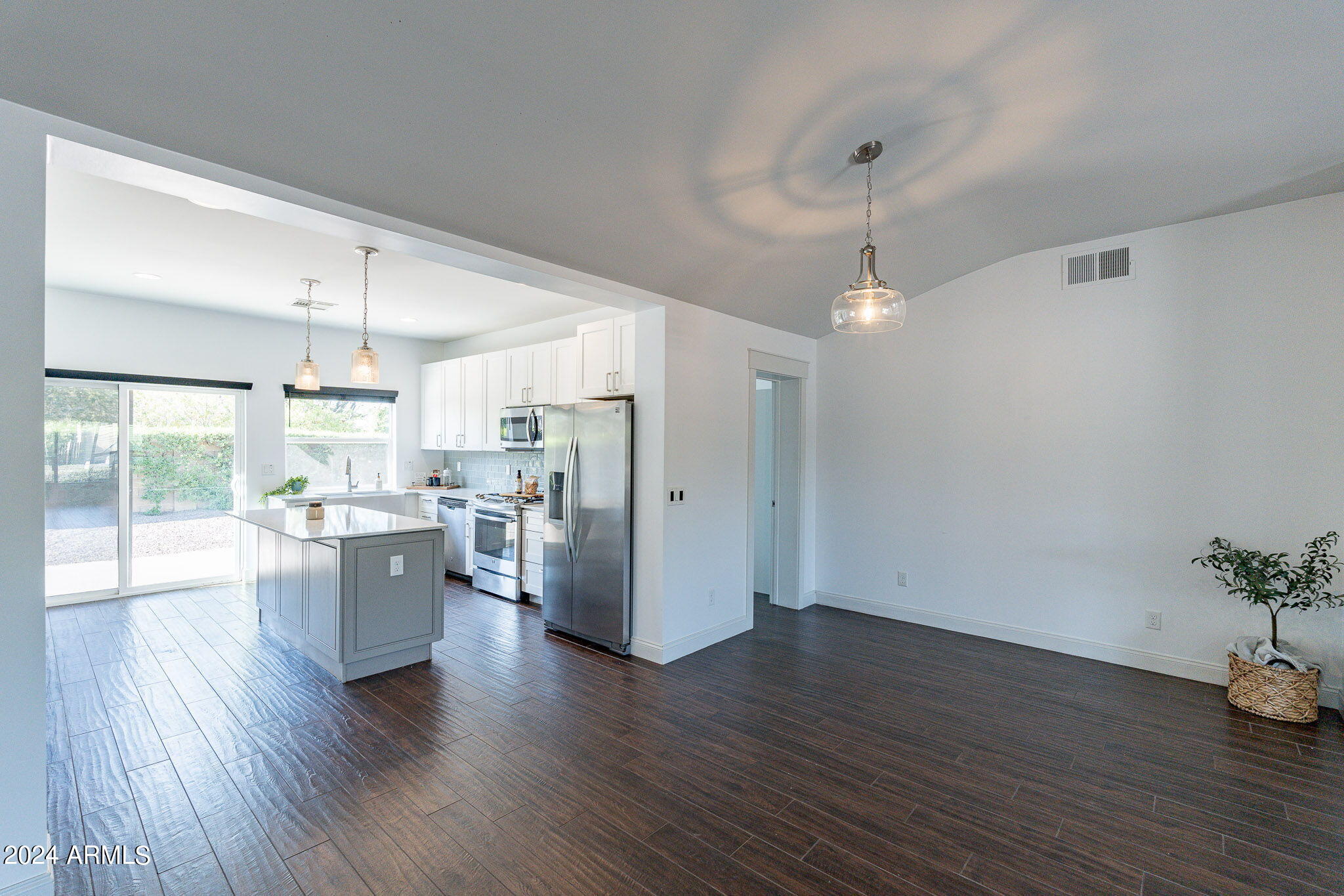 4139 E CAMPBELL Avenue