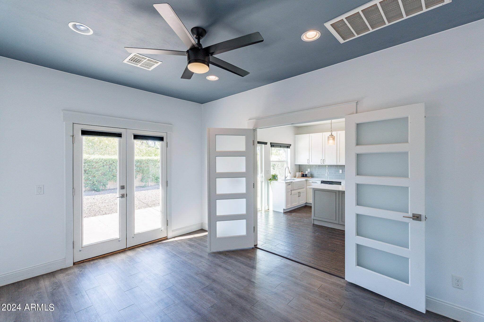 4139 E CAMPBELL Avenue