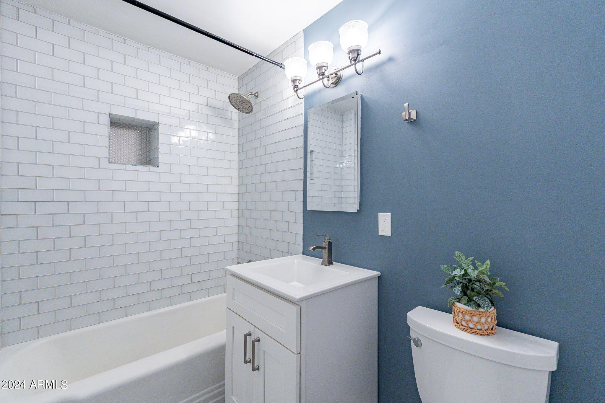 4139 E CAMPBELL Avenue