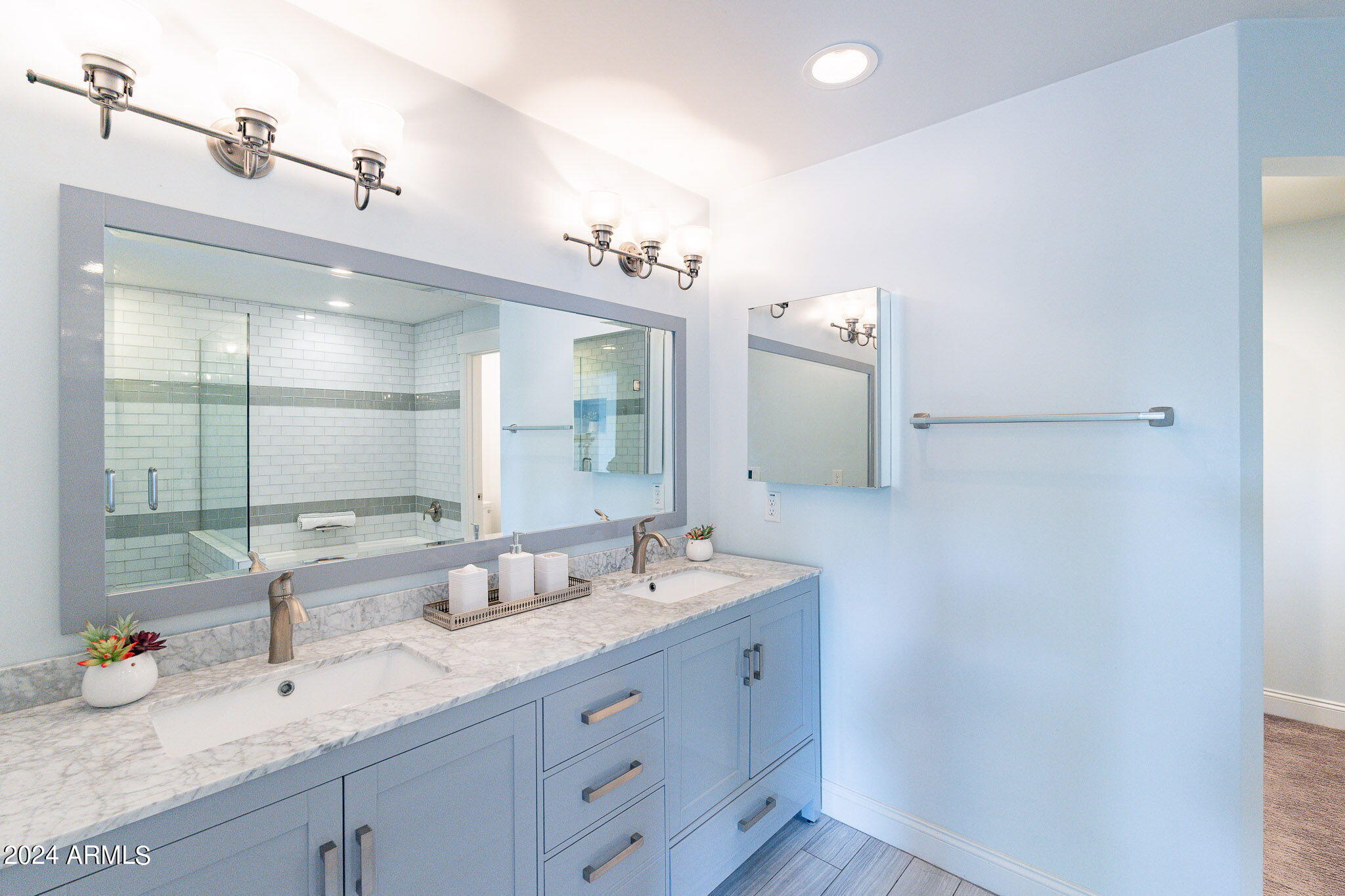 4139 E CAMPBELL Avenue