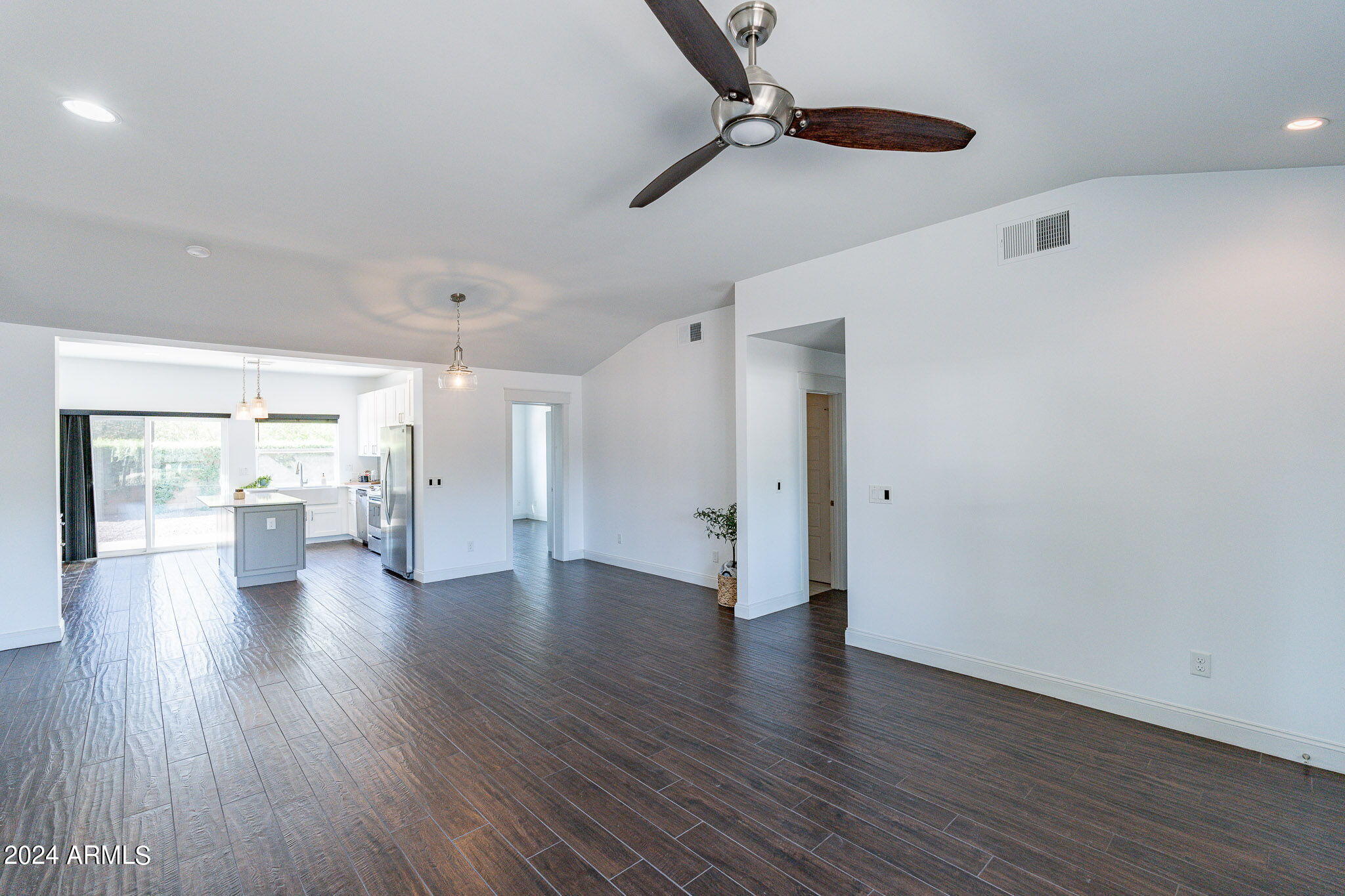 4139 E CAMPBELL Avenue