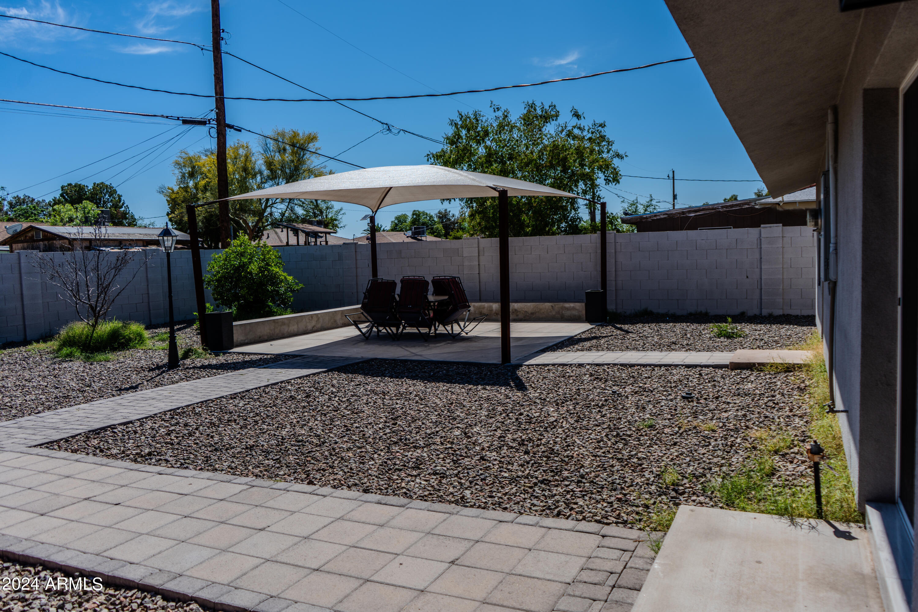 2145 W FAIRMOUNT Avenue