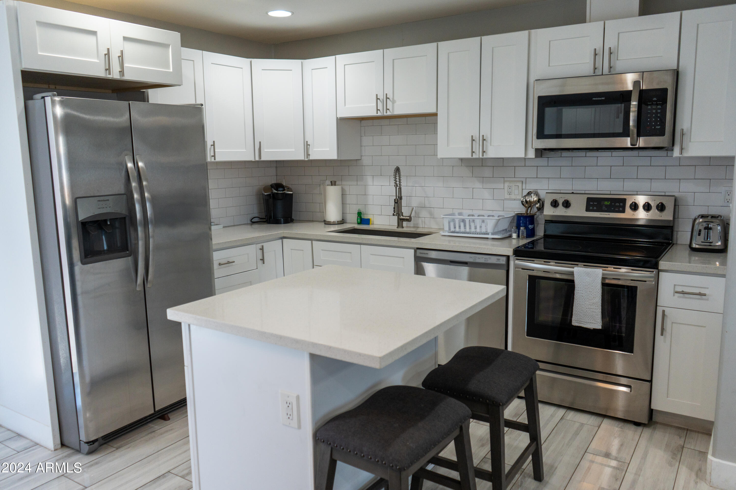 2145 W FAIRMOUNT Avenue