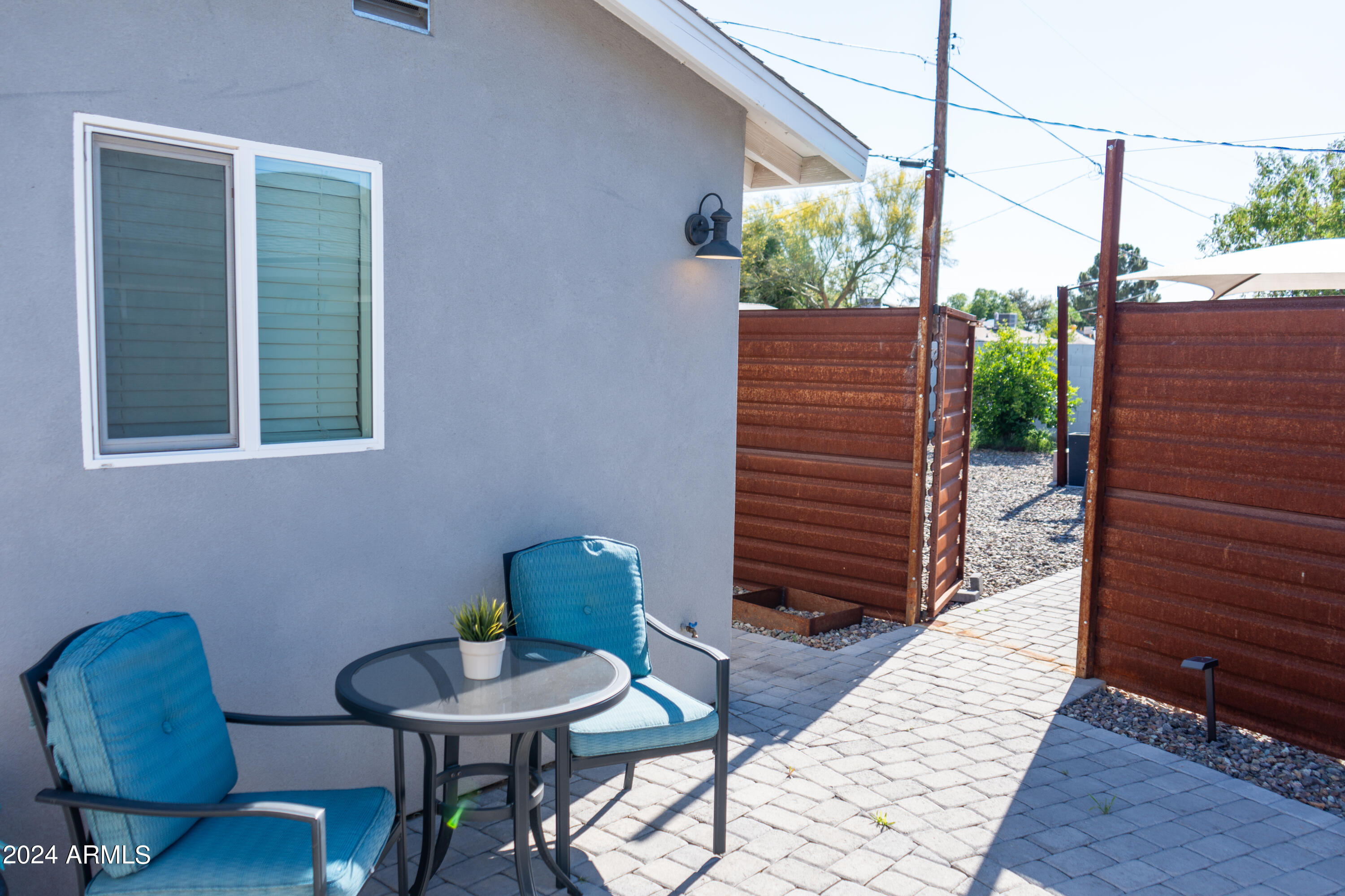 2145 W FAIRMOUNT Avenue