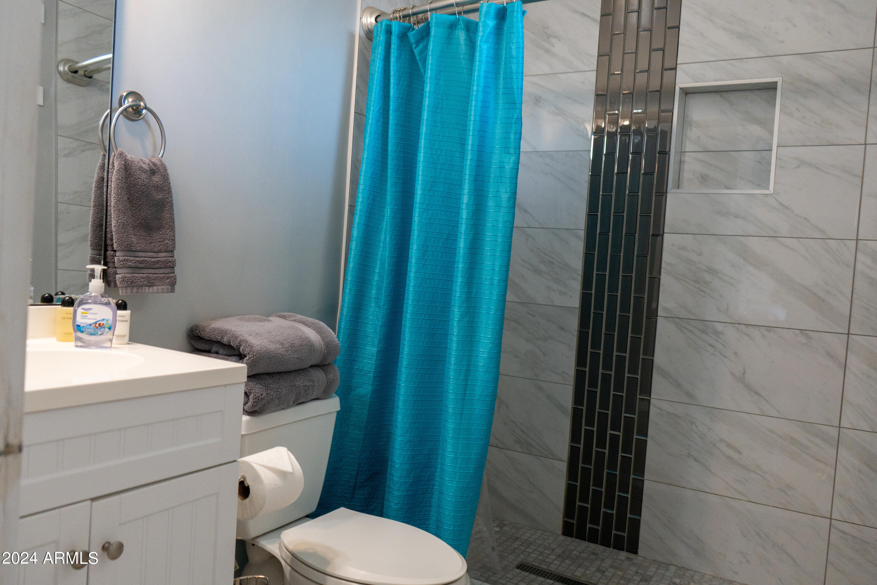 2145 W FAIRMOUNT Avenue