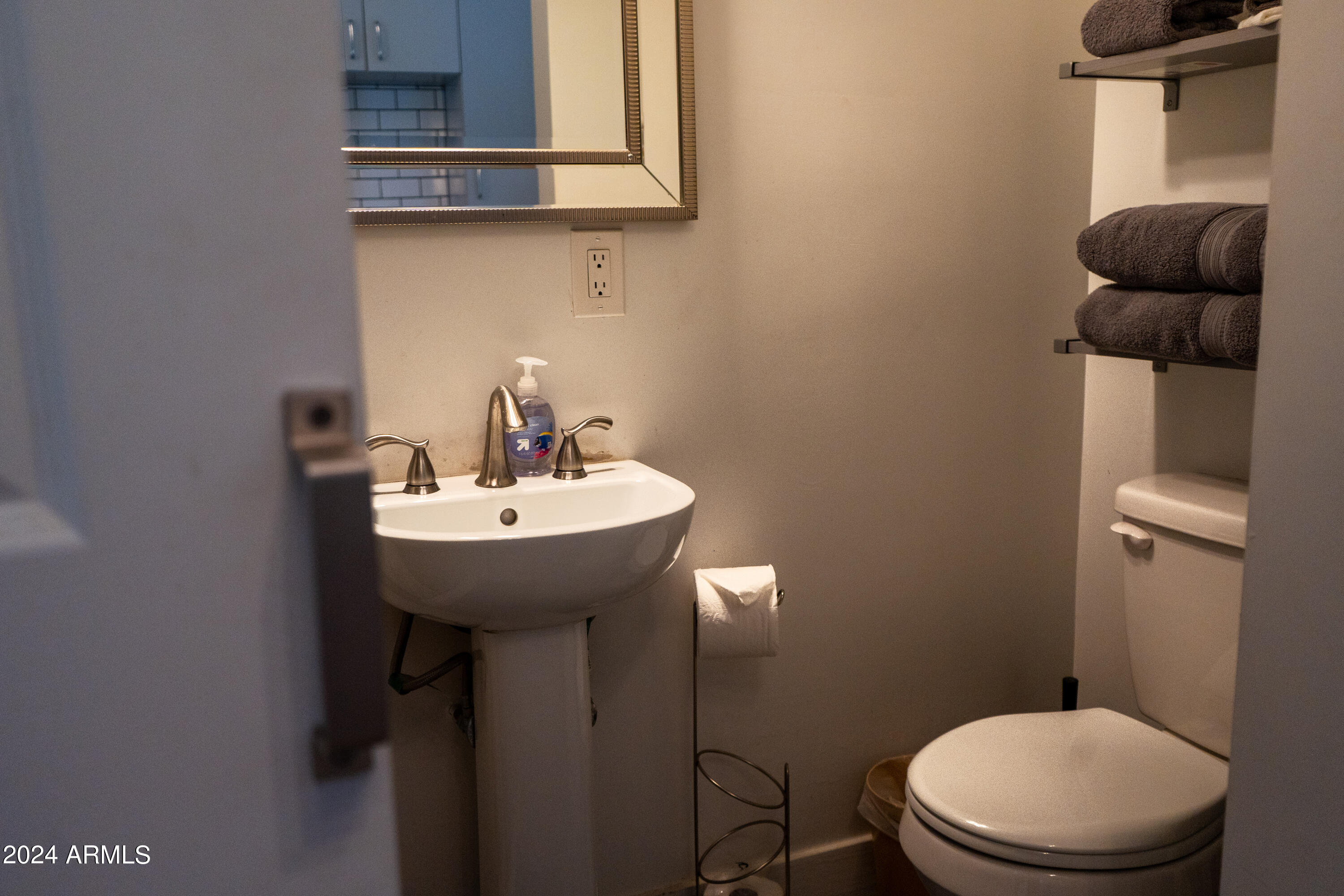 2145 W FAIRMOUNT Avenue