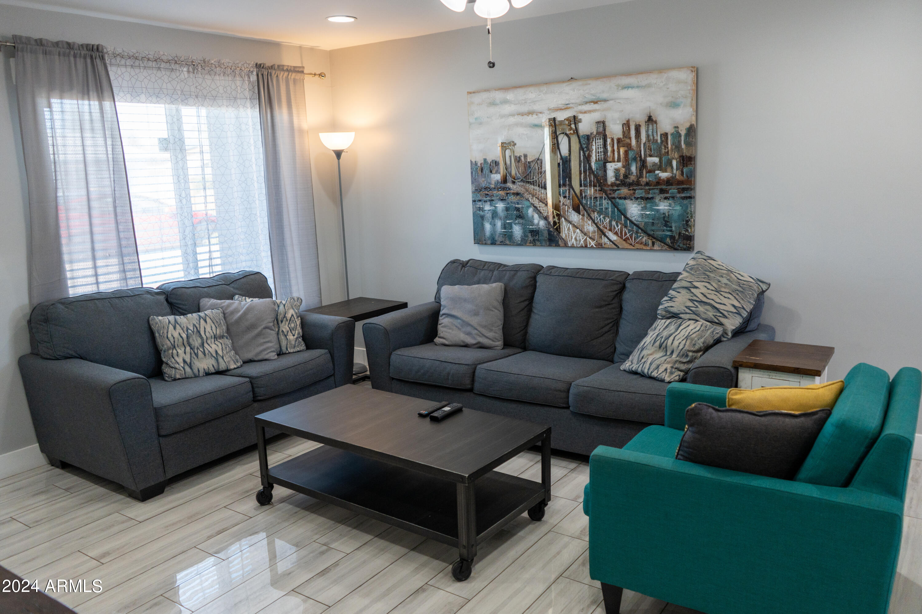 2145 W FAIRMOUNT Avenue