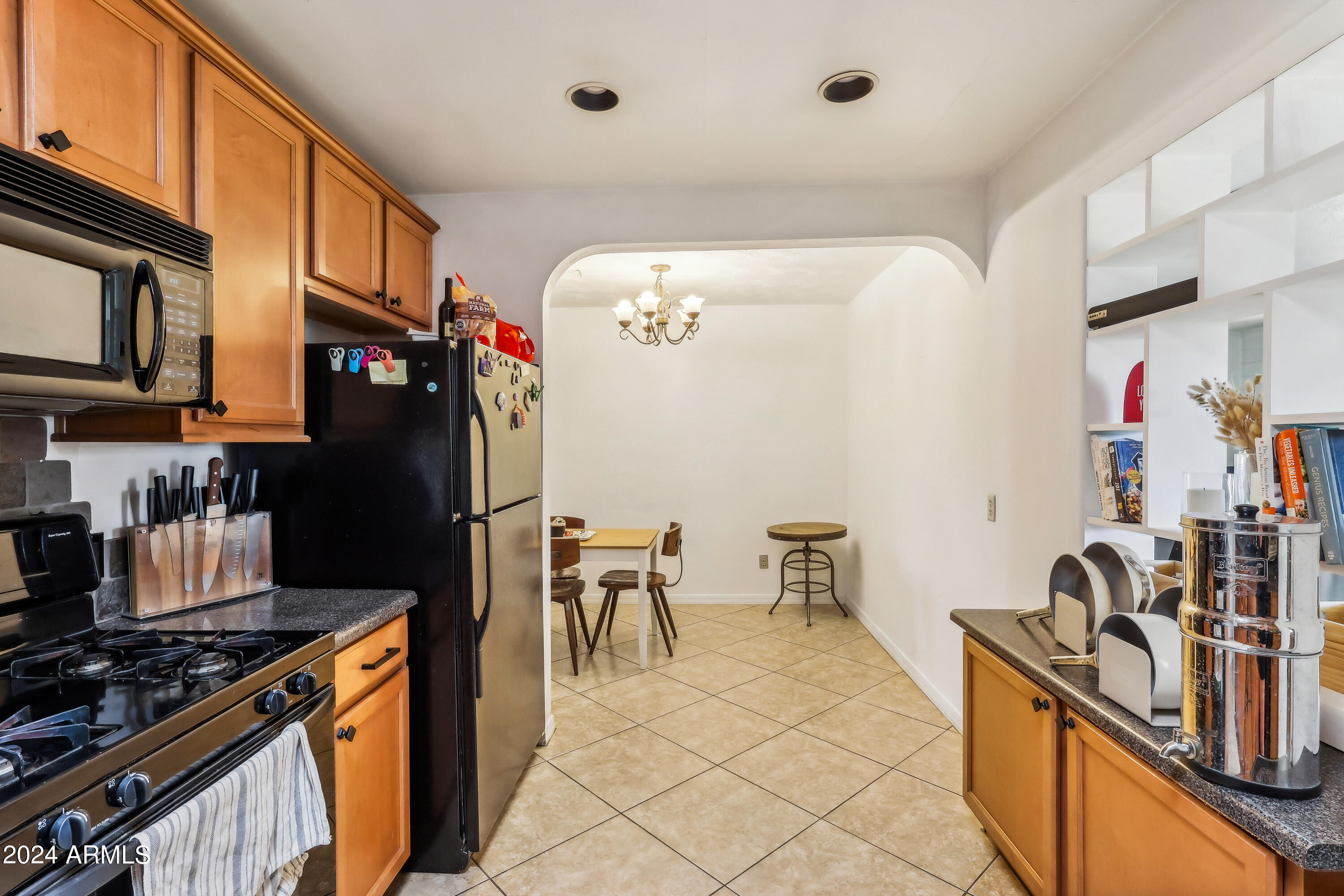 2329 E MONTECITO Avenue