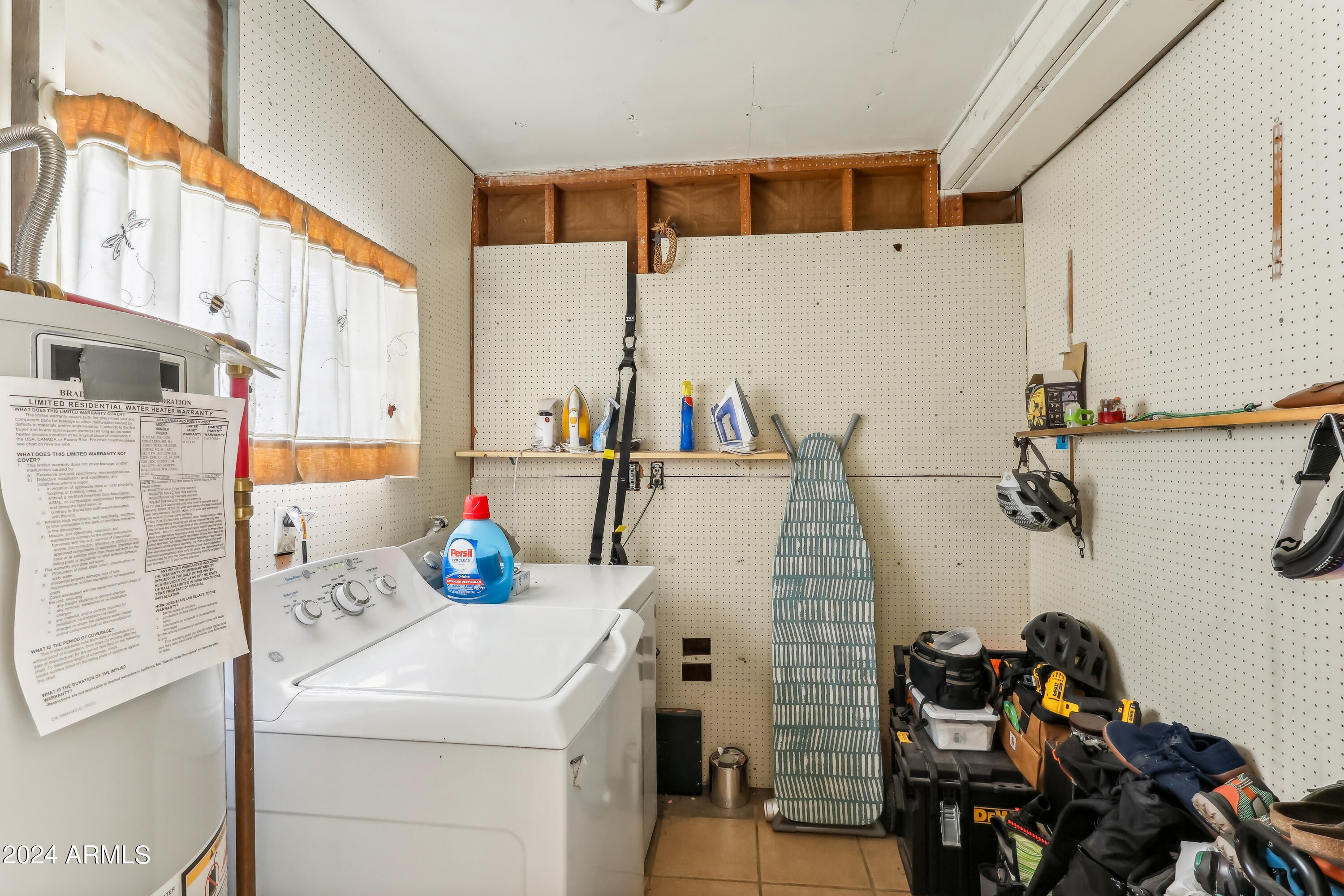 2329 E MONTECITO Avenue