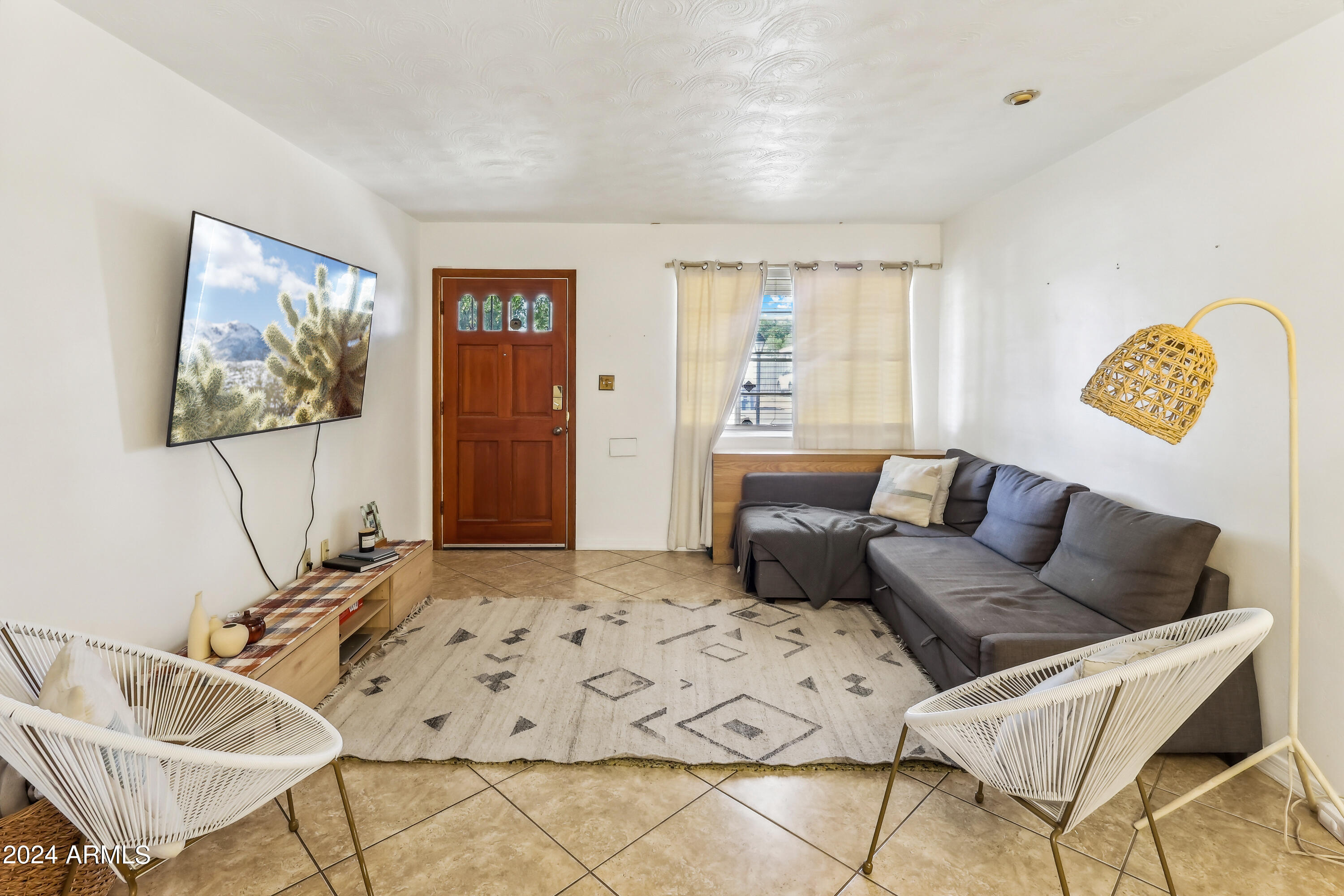 2329 E MONTECITO Avenue