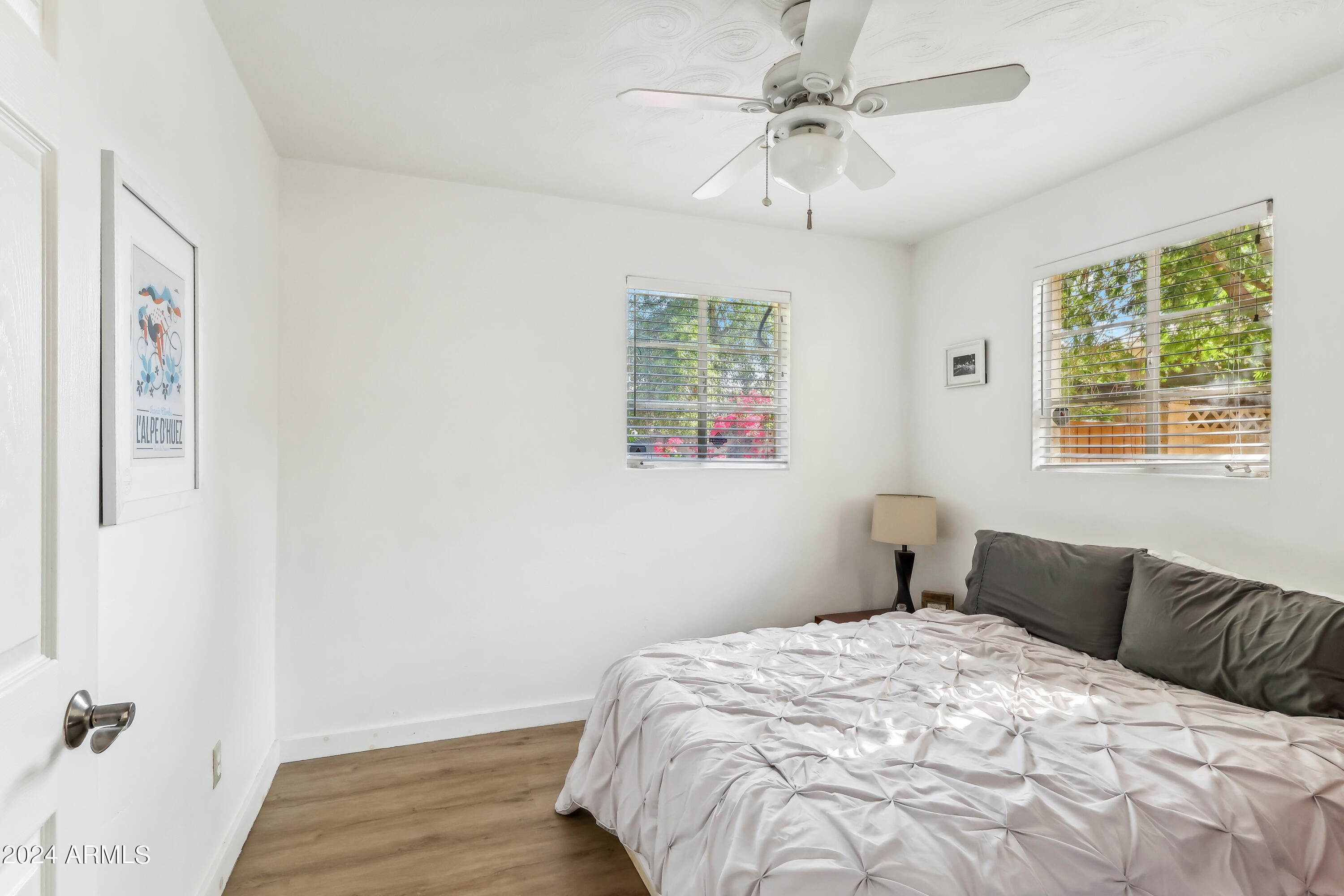 2329 E MONTECITO Avenue