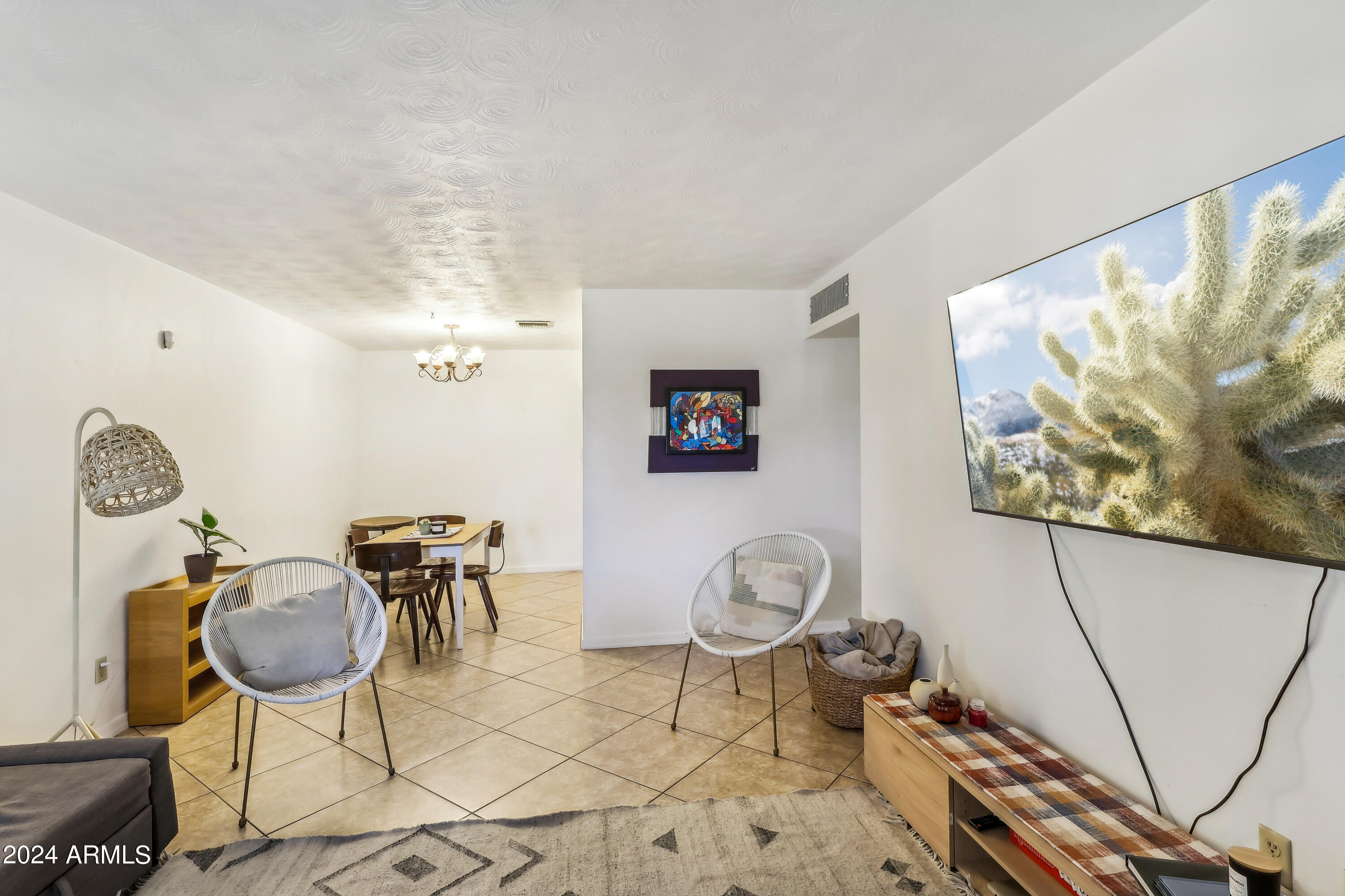 2329 E MONTECITO Avenue