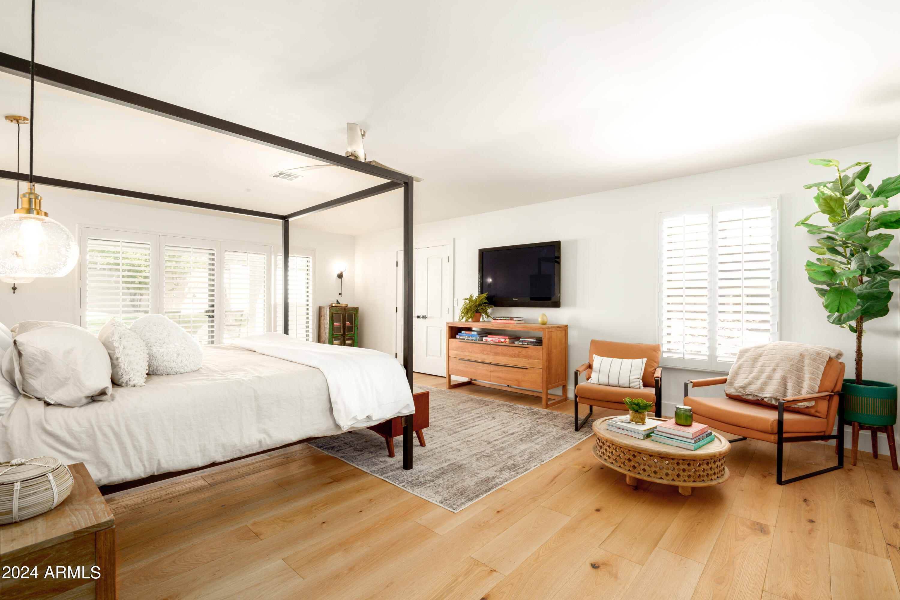 8634 E CLUBHOUSE Way