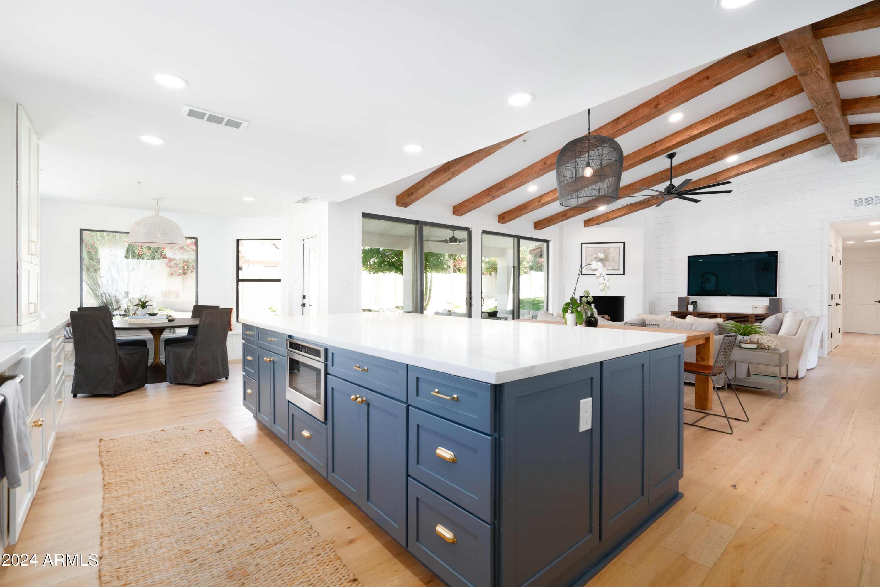 8634 E CLUBHOUSE Way