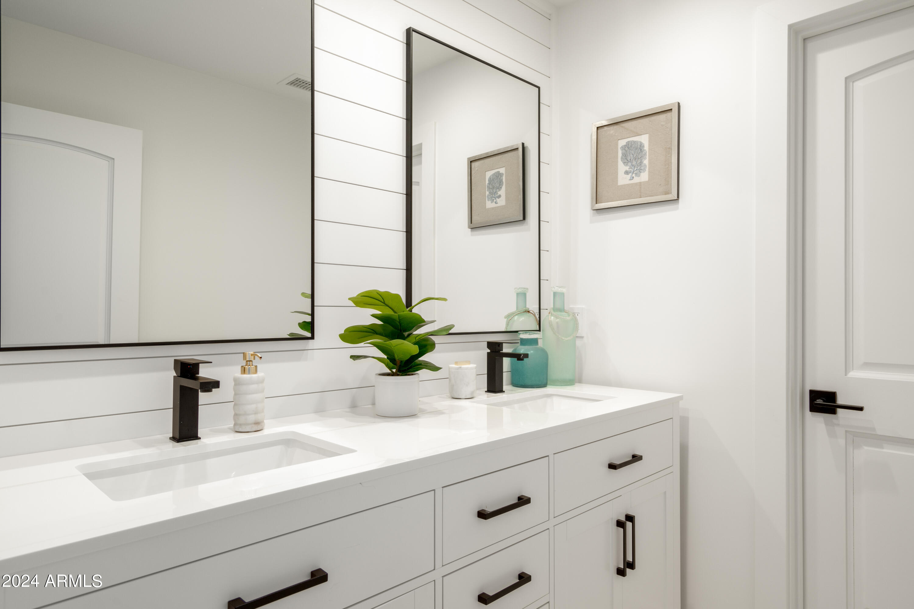 8634 E CLUBHOUSE Way