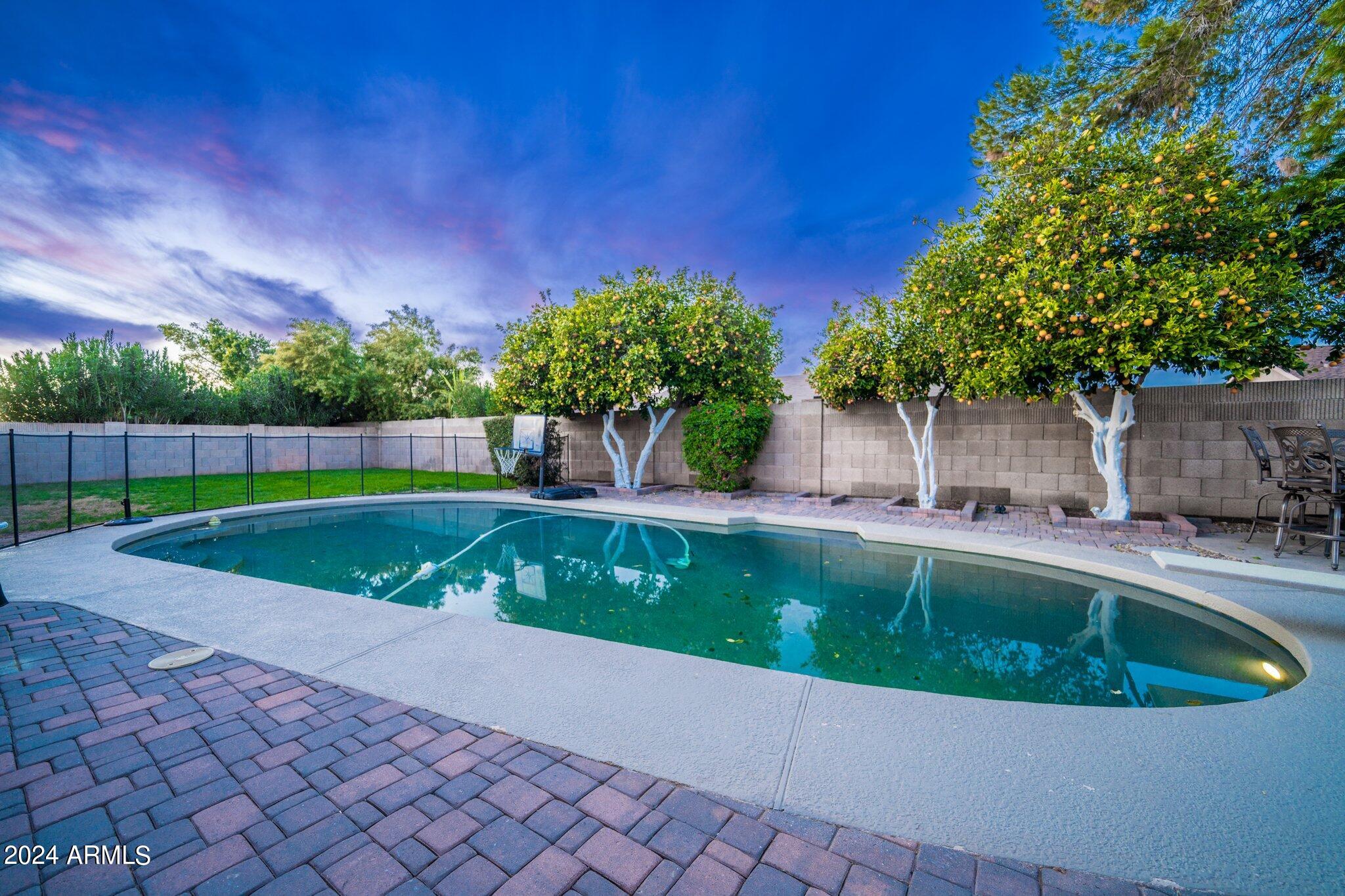 2442 E EVERGREEN Street