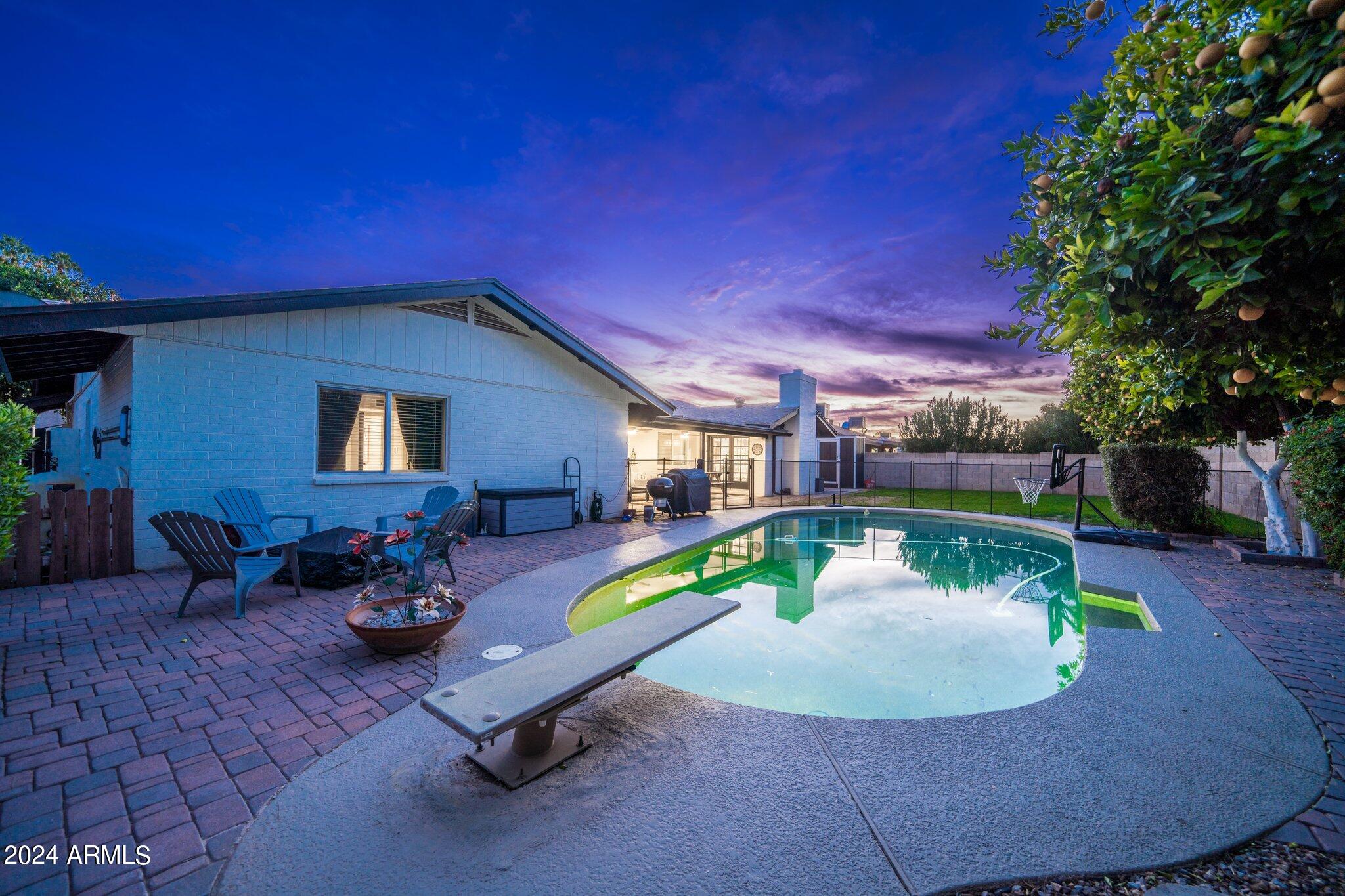 2442 E EVERGREEN Street