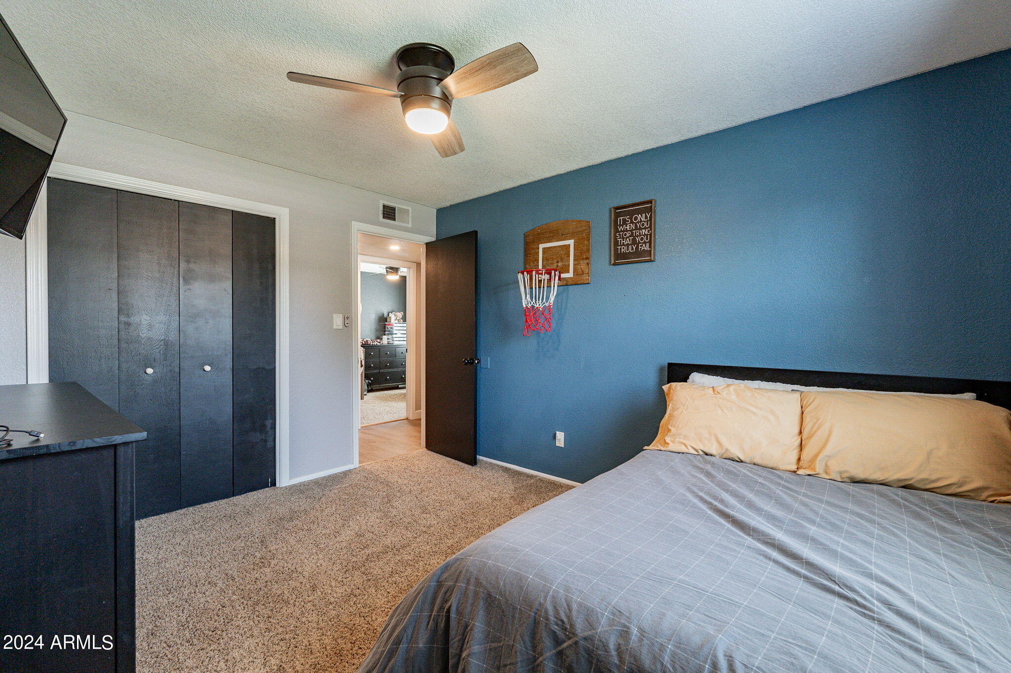 2442 E EVERGREEN Street