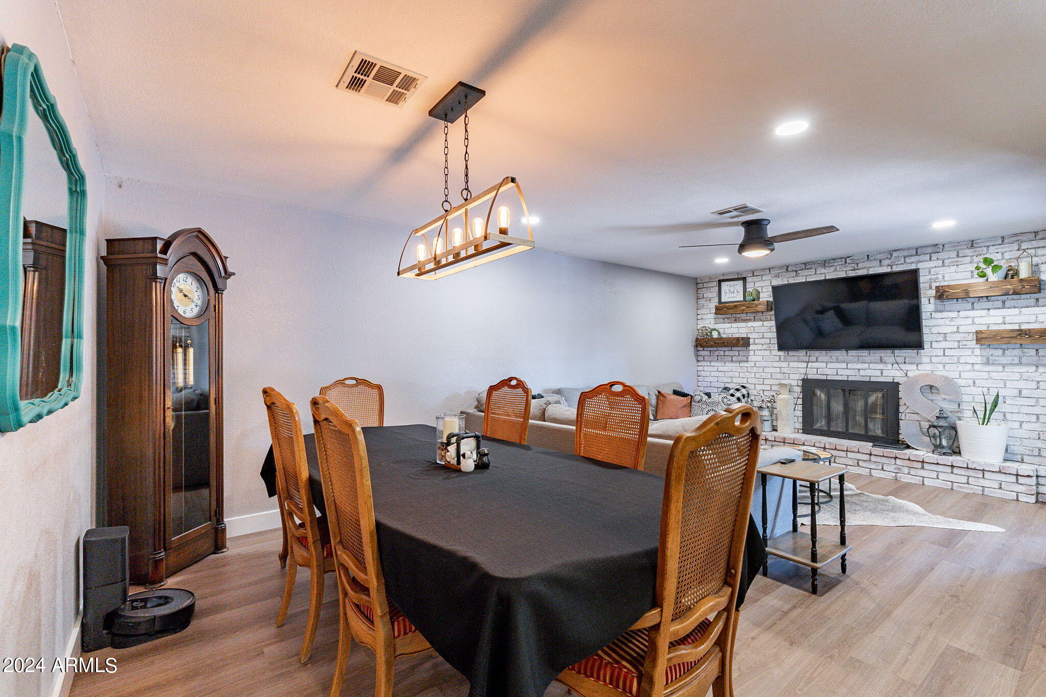 2442 E EVERGREEN Street