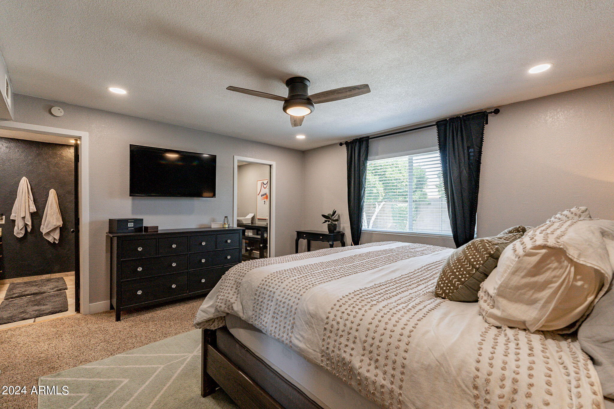 2442 E EVERGREEN Street