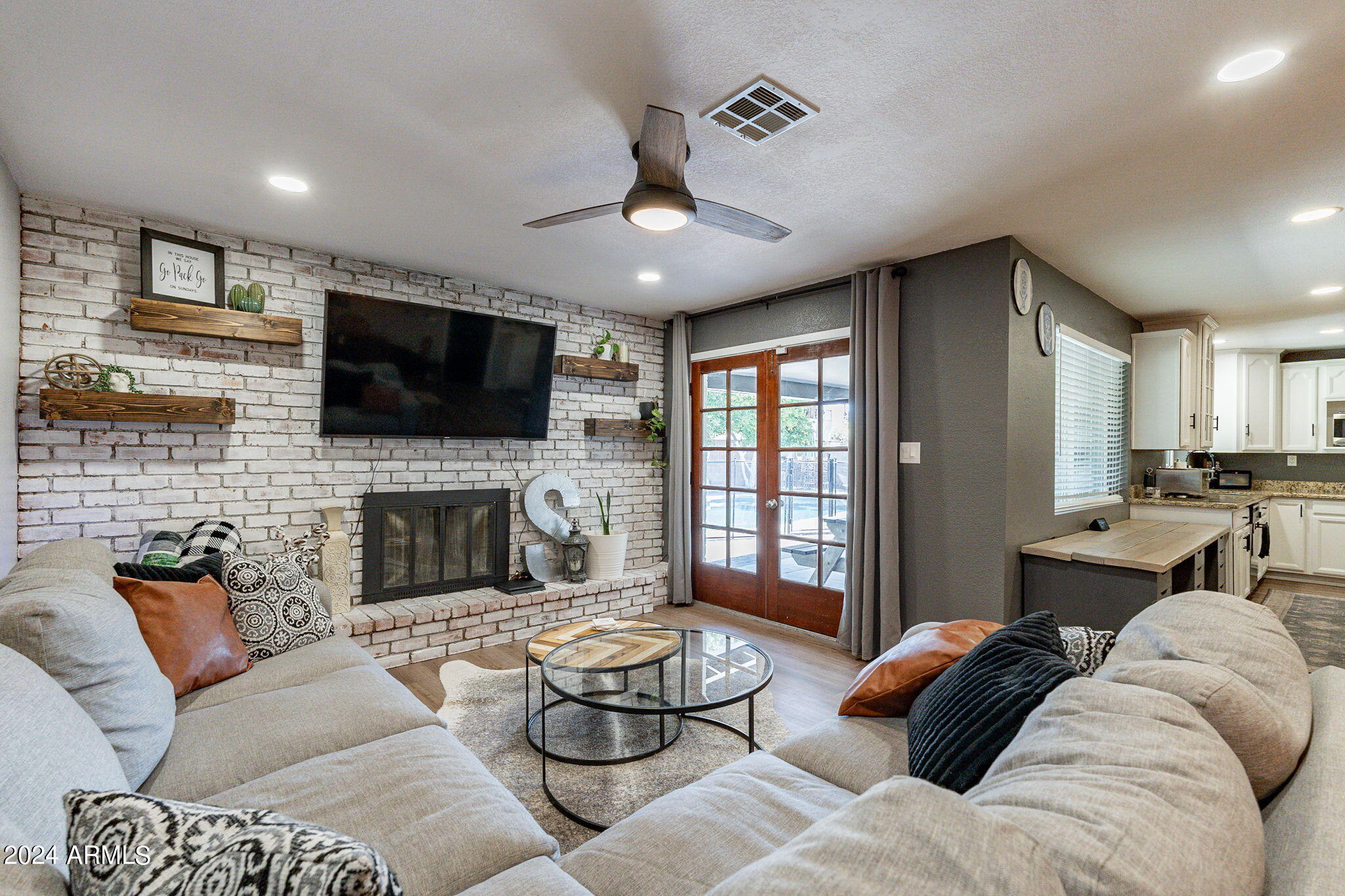 2442 E EVERGREEN Street