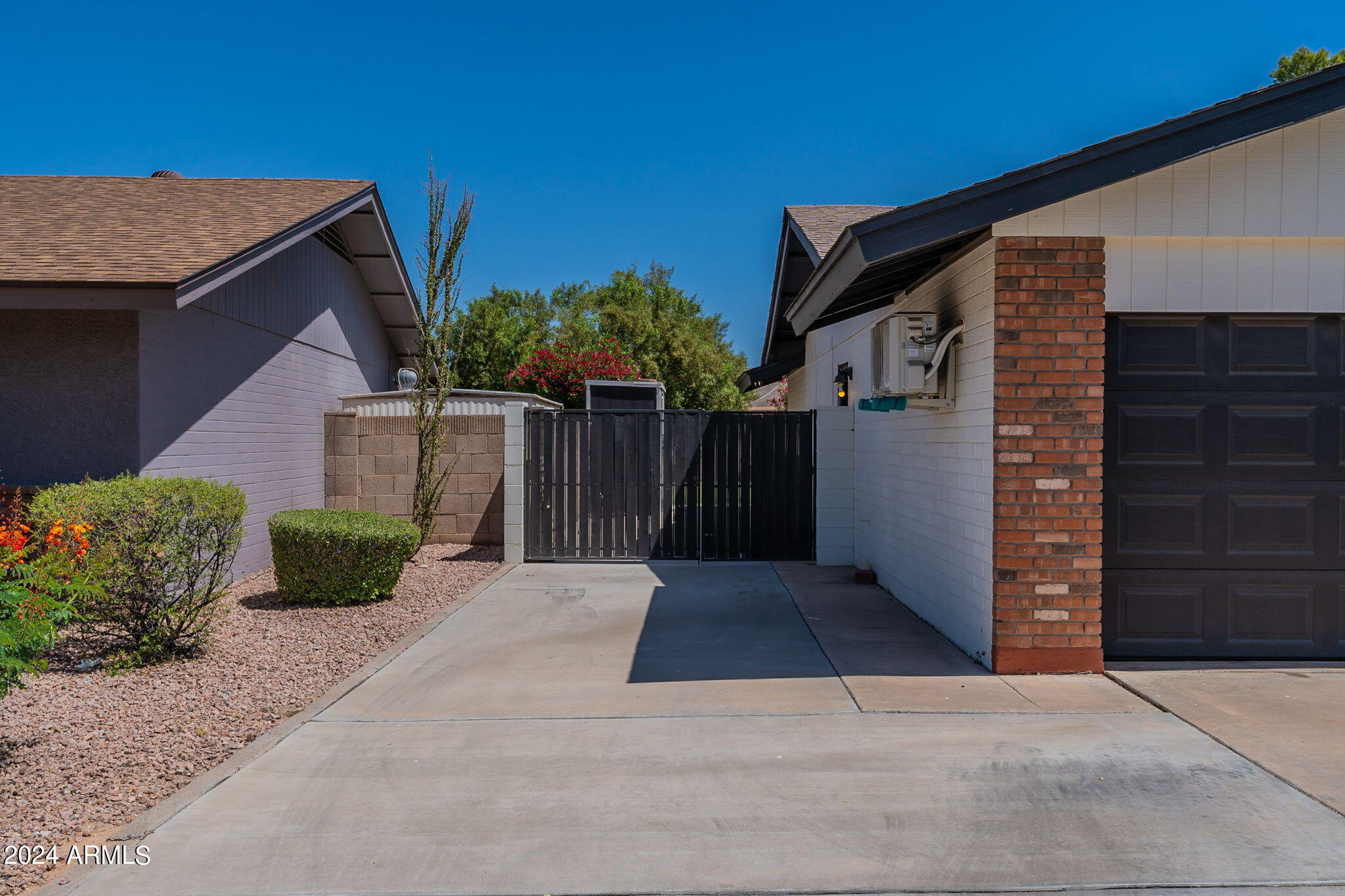 2442 E EVERGREEN Street