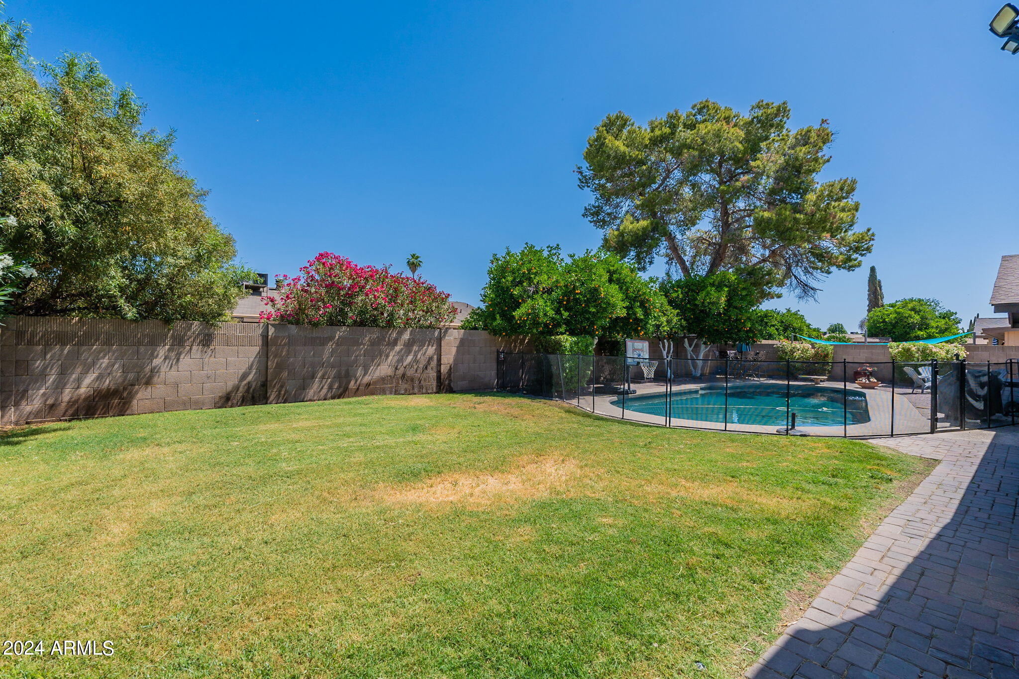 2442 E EVERGREEN Street