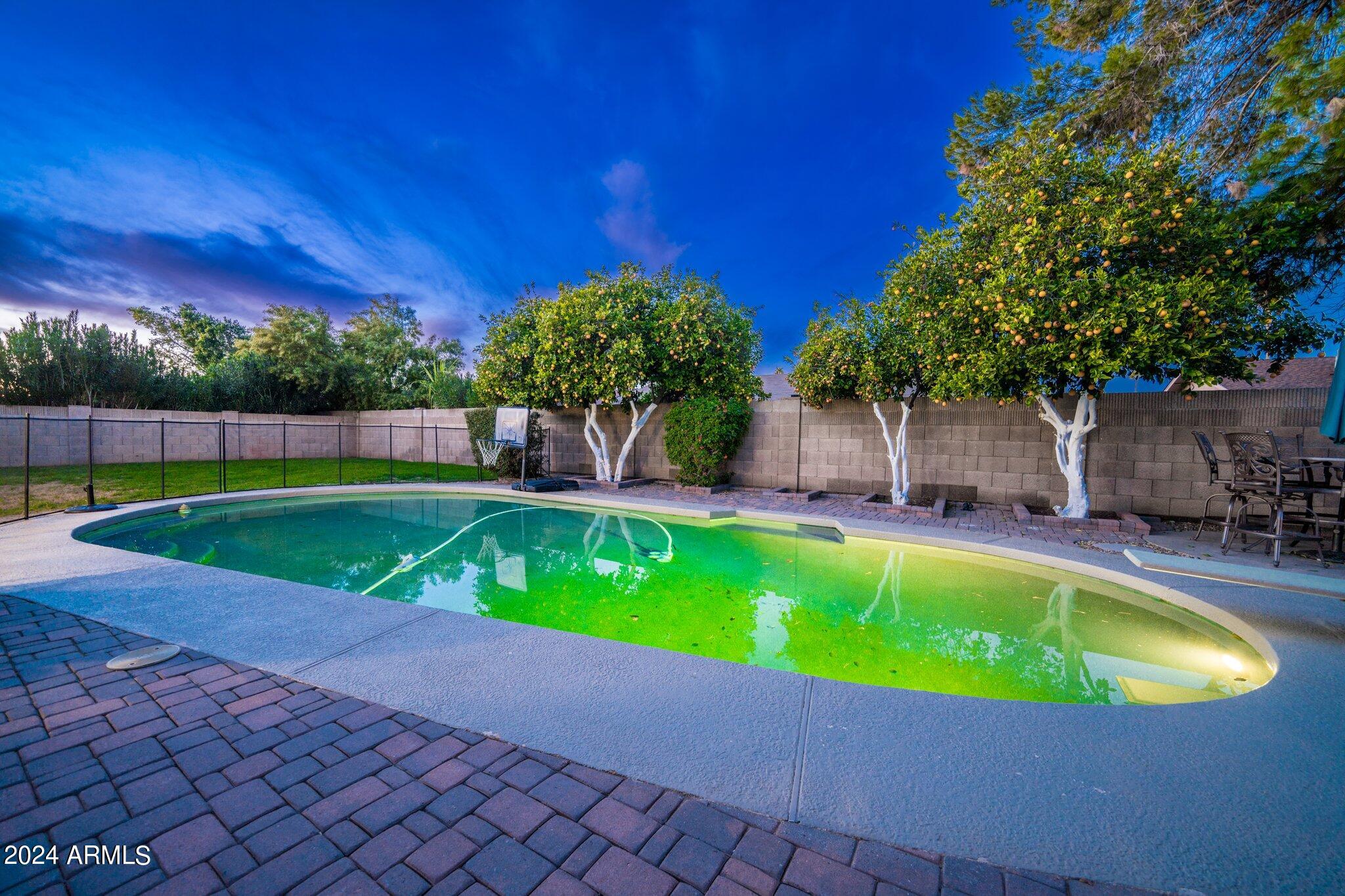 2442 E EVERGREEN Street