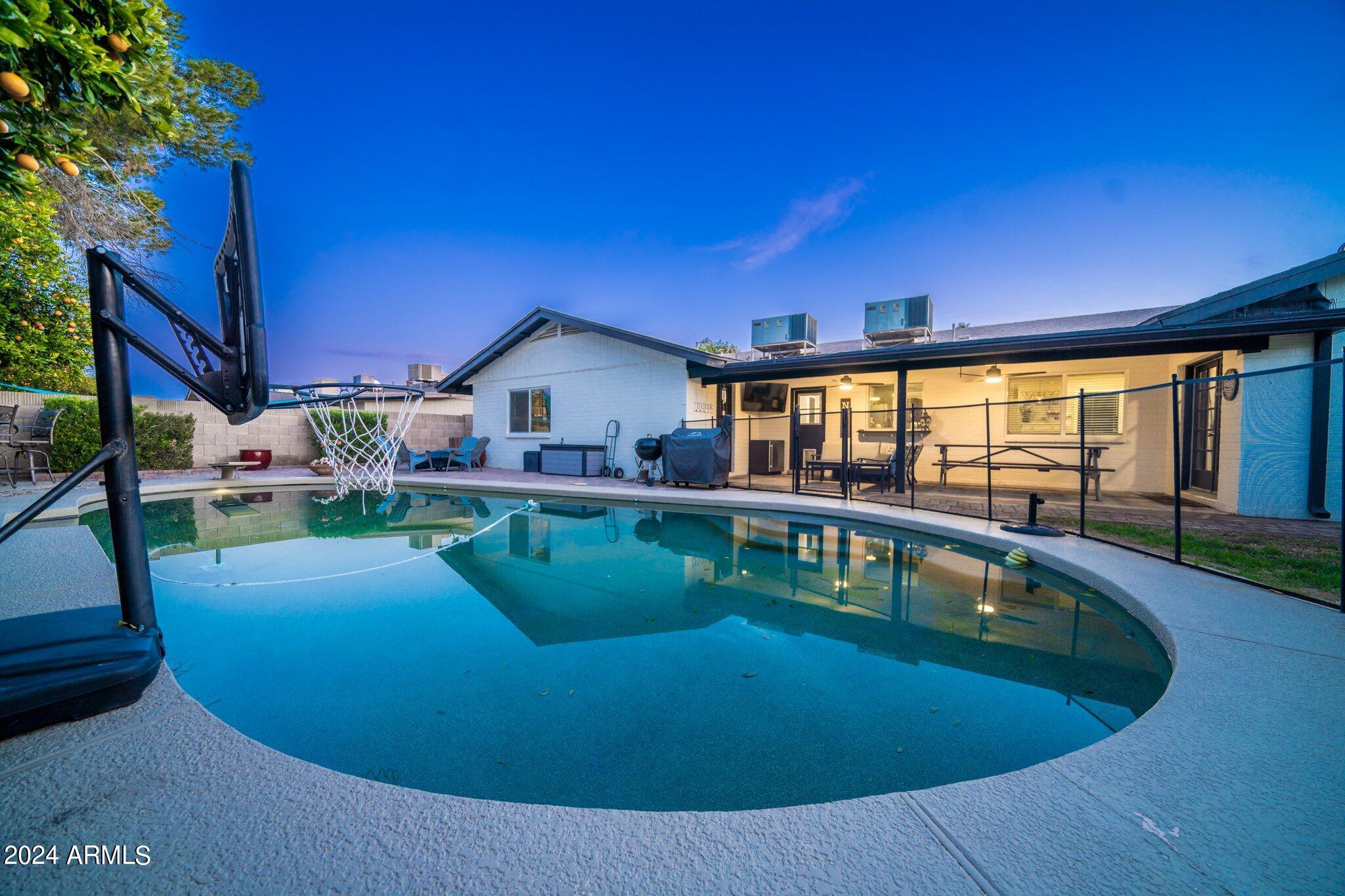 2442 E EVERGREEN Street