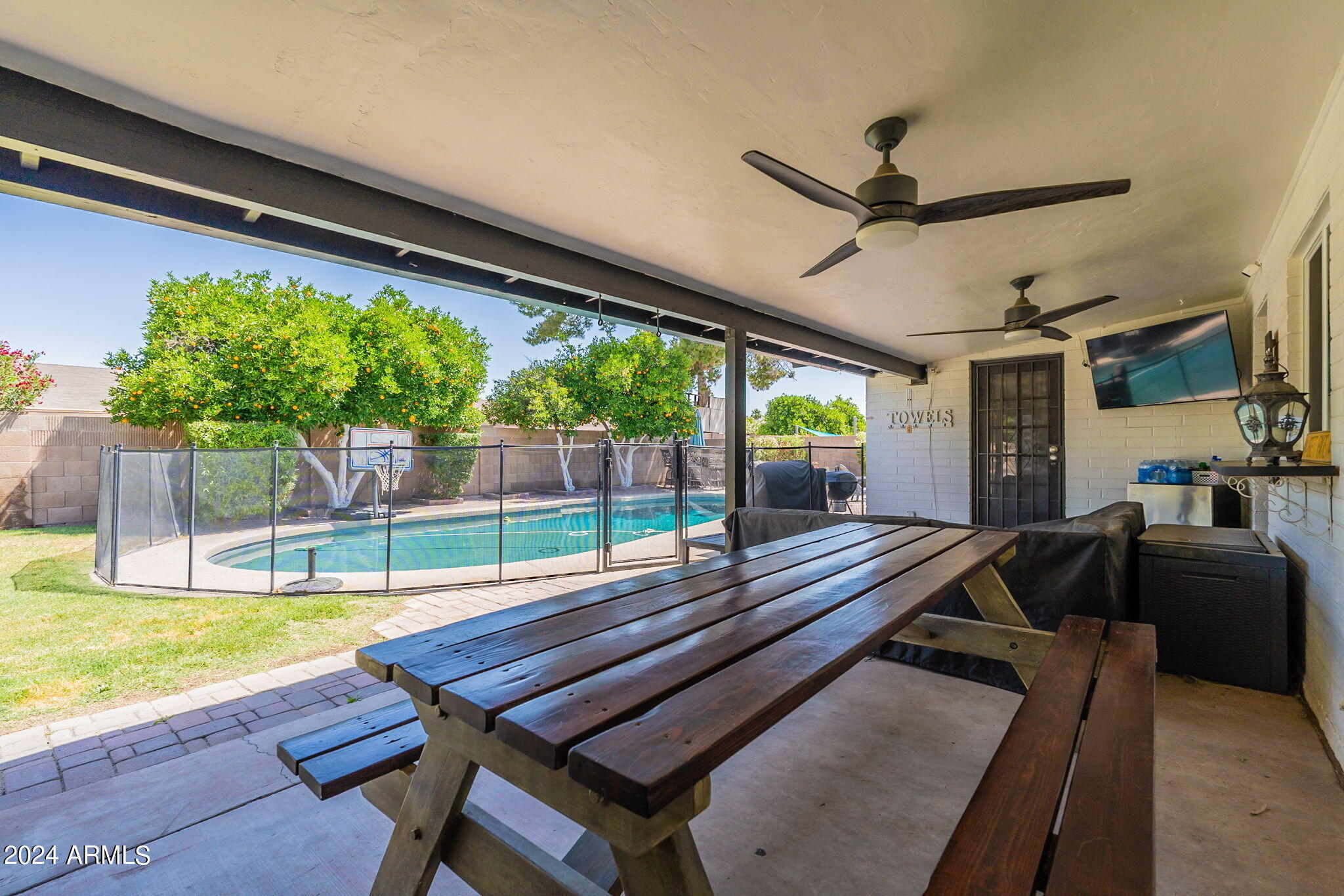 2442 E EVERGREEN Street