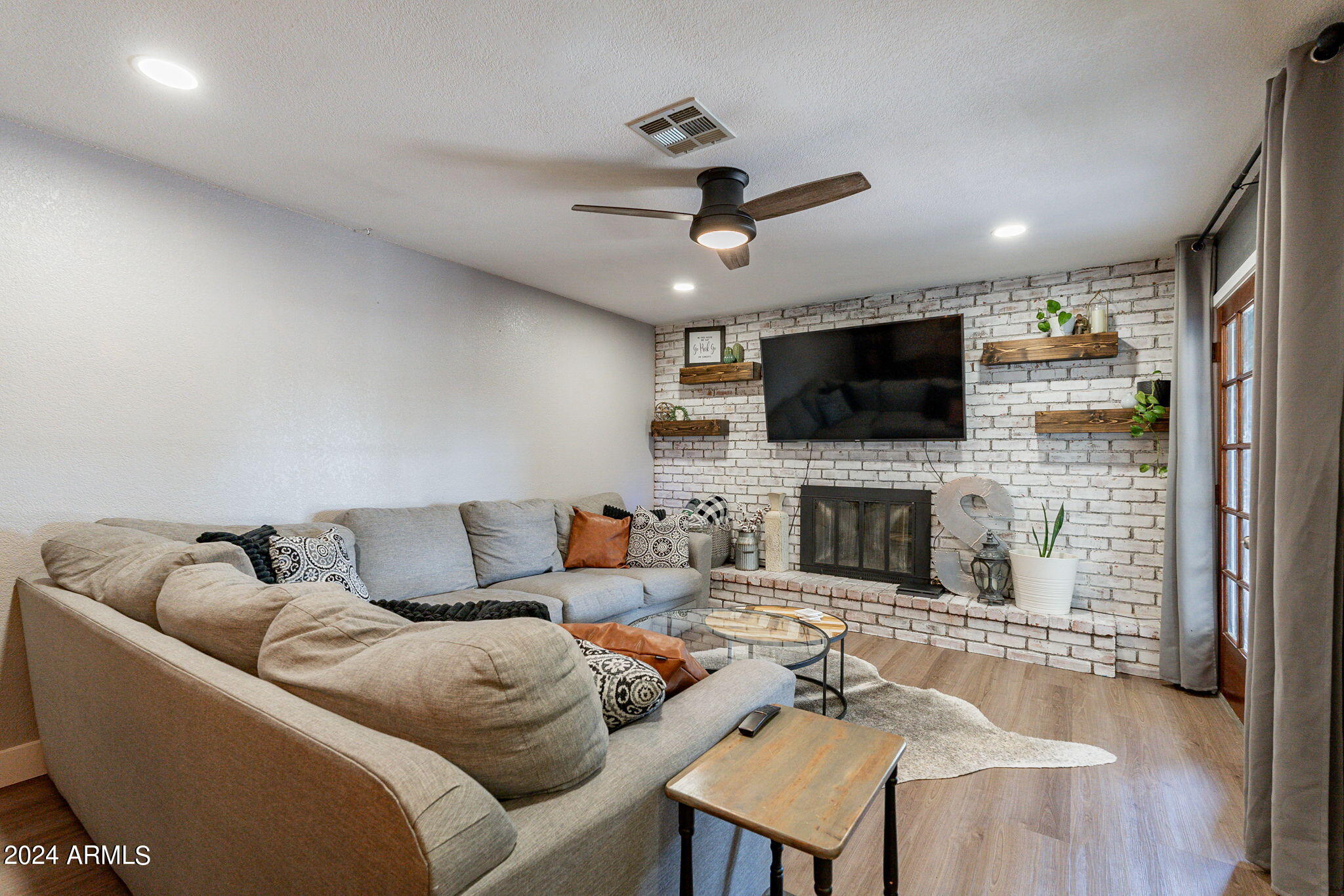 2442 E EVERGREEN Street