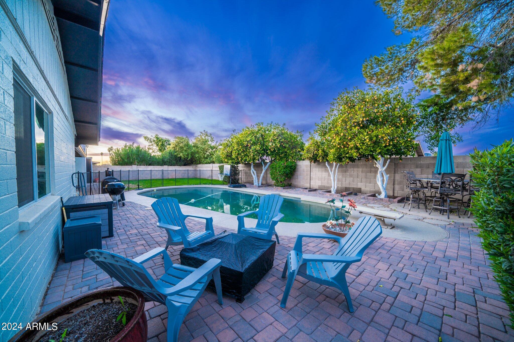 2442 E EVERGREEN Street