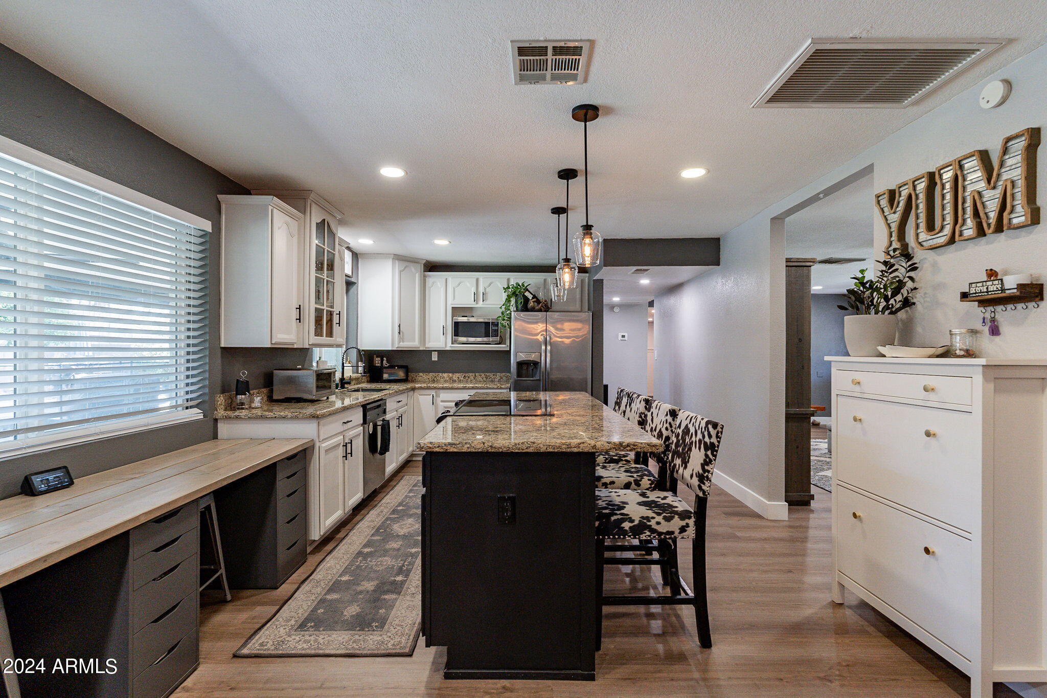 2442 E EVERGREEN Street