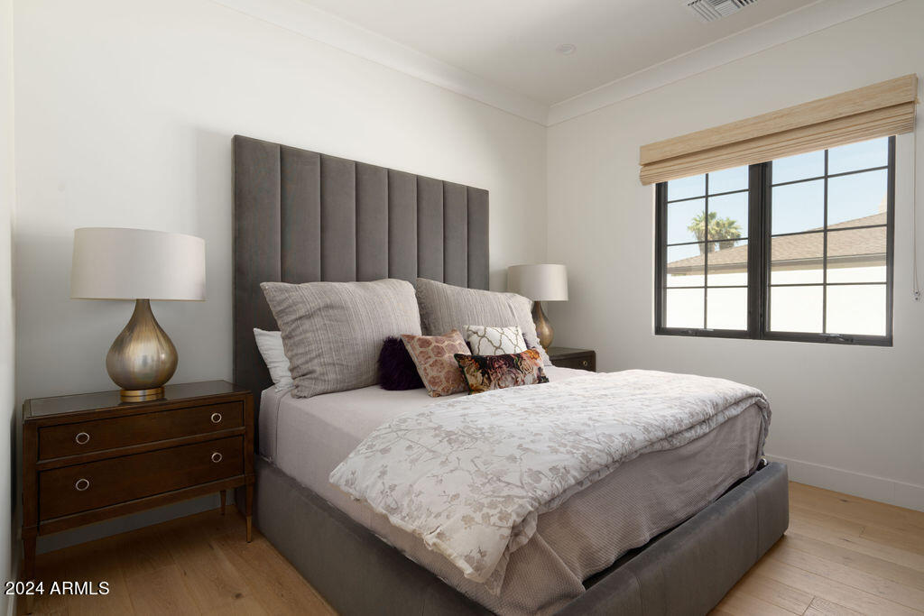 6044 E CALLE DEL PAISANO