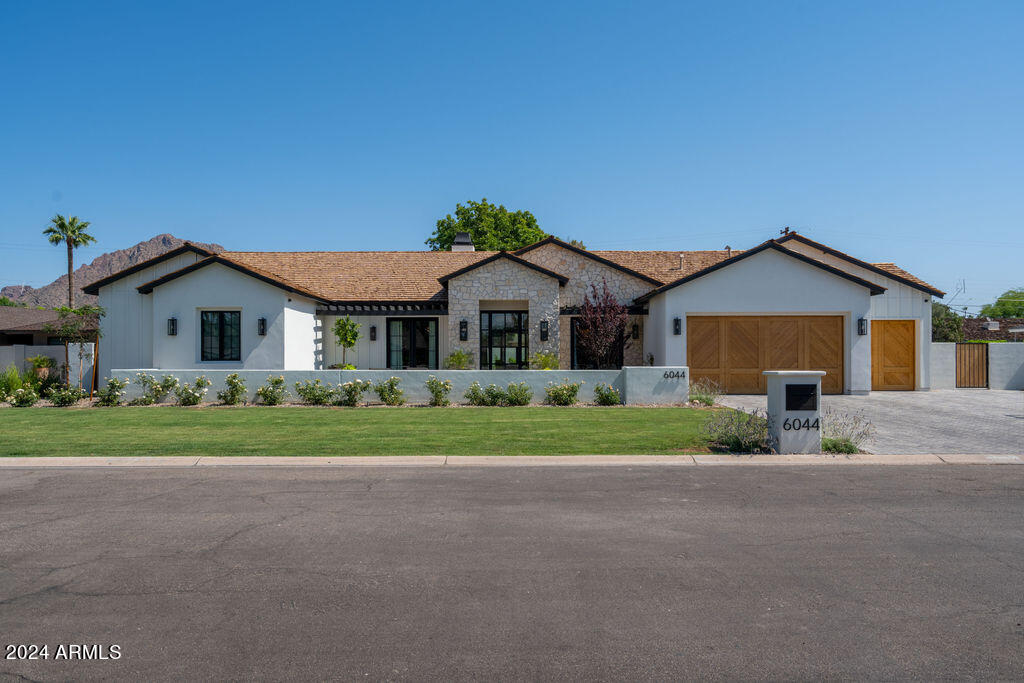 6044 E CALLE DEL PAISANO