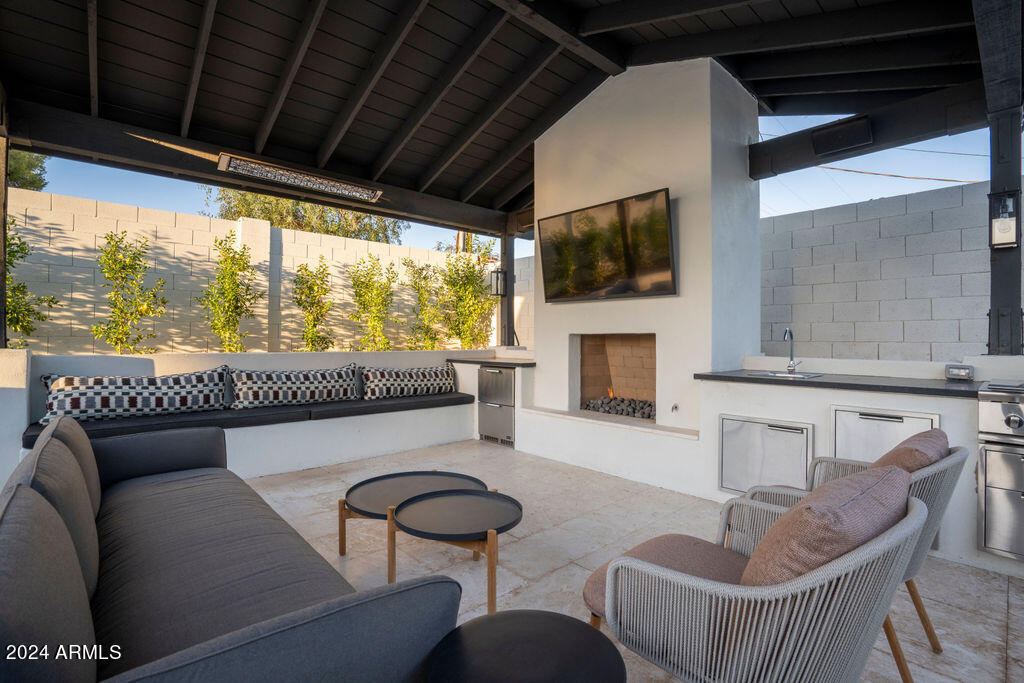 6044 E CALLE DEL PAISANO