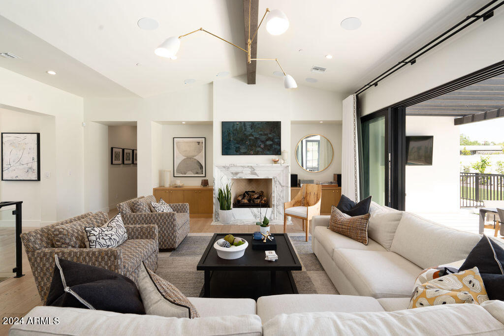 6044 E CALLE DEL PAISANO