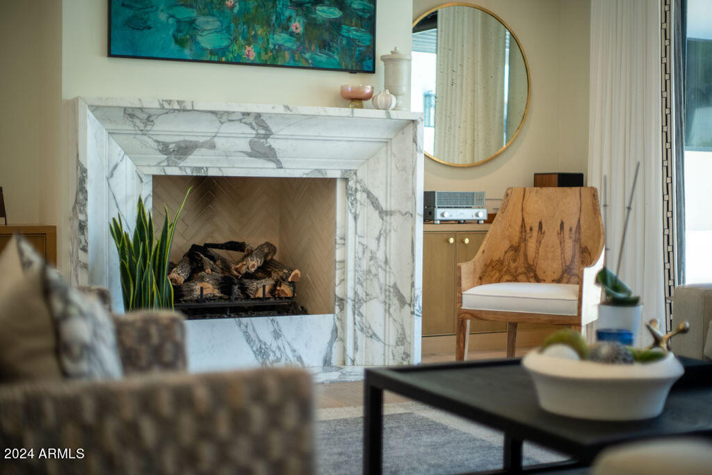 6044 E CALLE DEL PAISANO