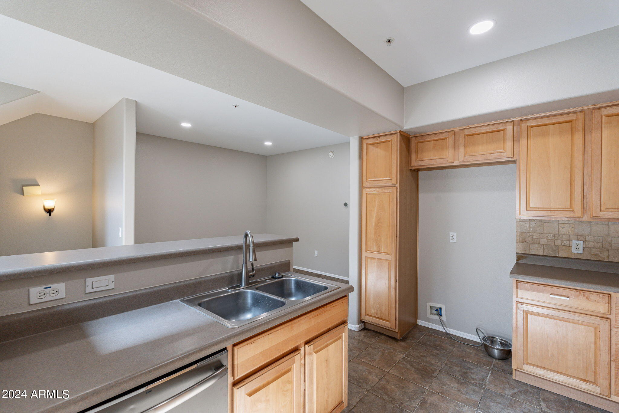 16825 N 14TH Street, 11