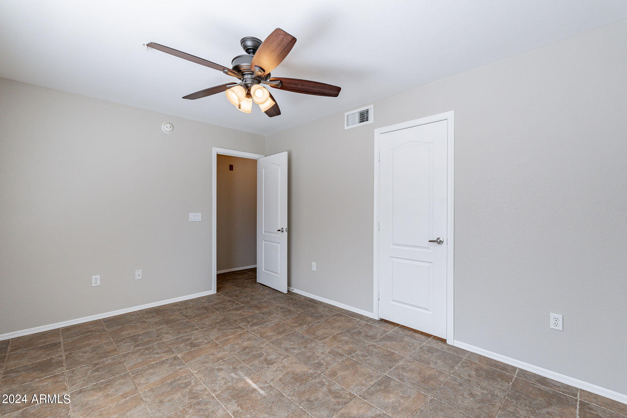 16825 N 14TH Street, 11