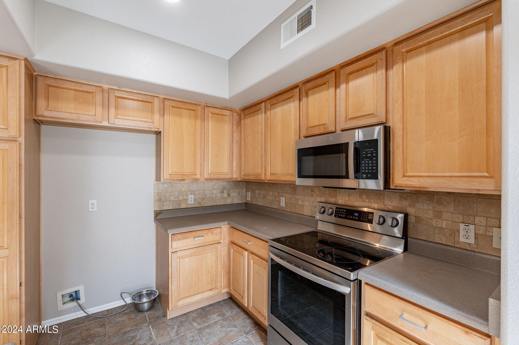 16825 N 14TH Street, 11