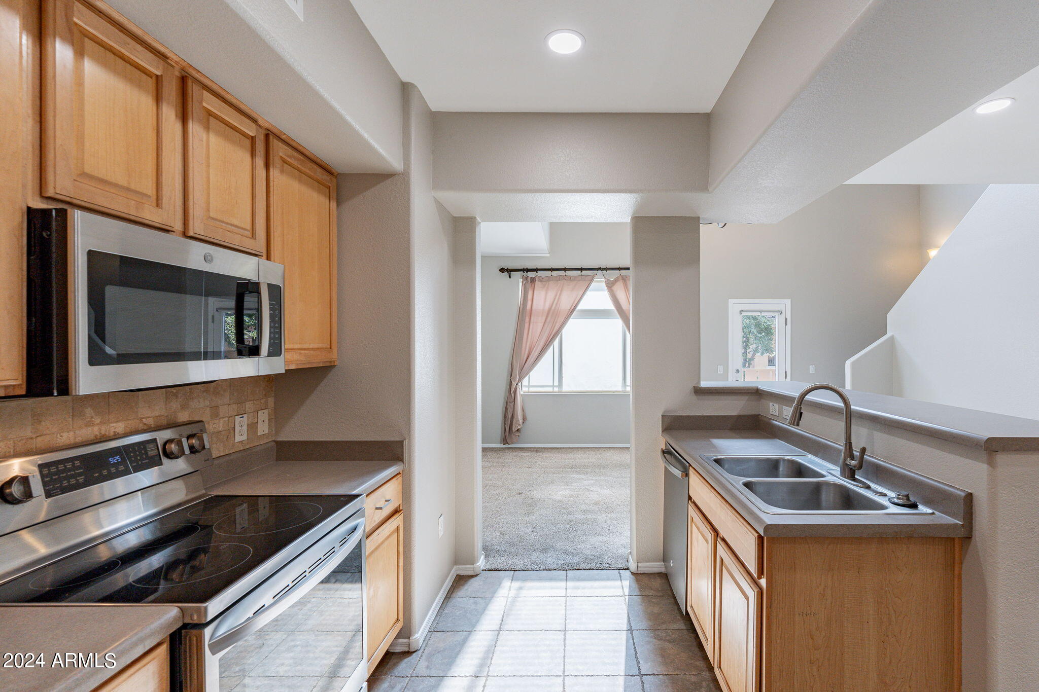 16825 N 14TH Street, 11